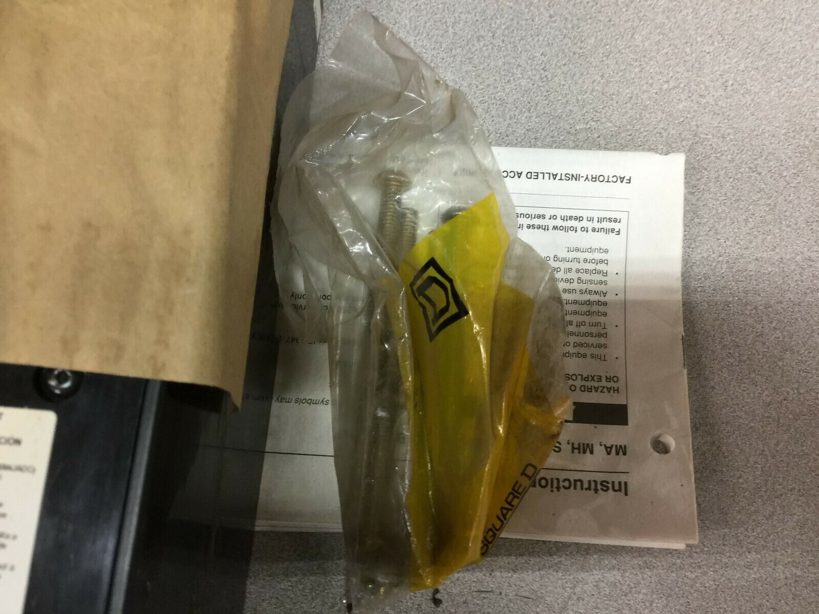 NEW NO BOX SQUARE D 1000AMP 3POLE 600VAC 250VDC BREAKER WITH SHUNT TRIP MAL36100