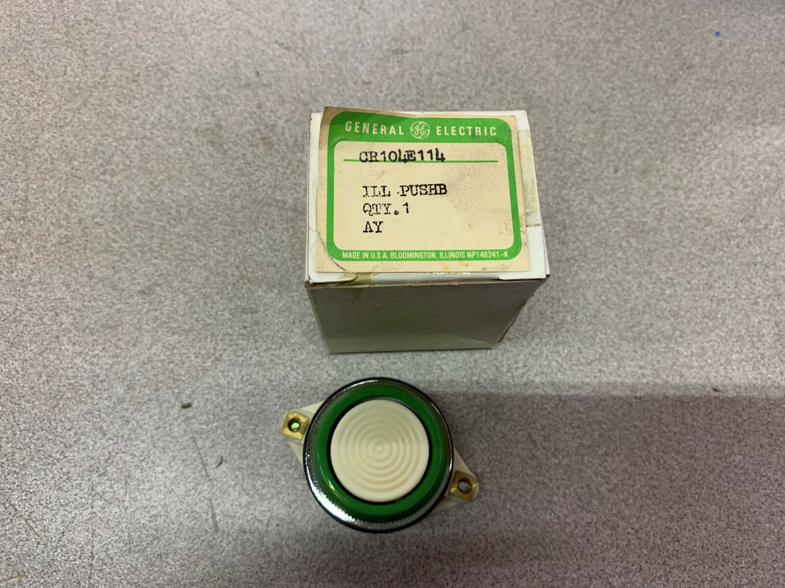 NEW IN BOX GE ILL. PUSHBUTTON HEAD CR104E114