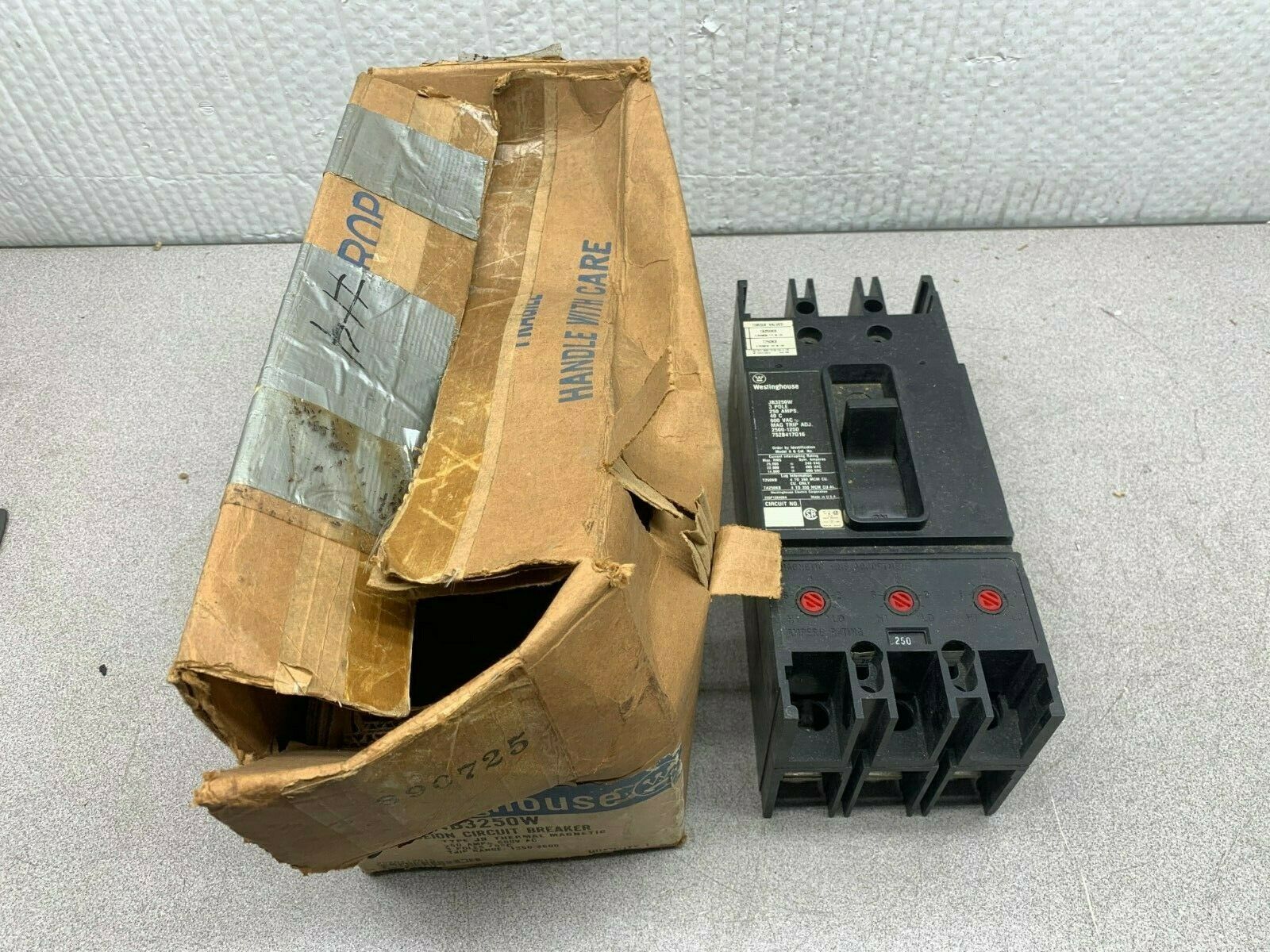 NEW WESTINGHOUSE 752B417G16 3 POLE 250AMP CIRCUIT BREAKER JB3250W