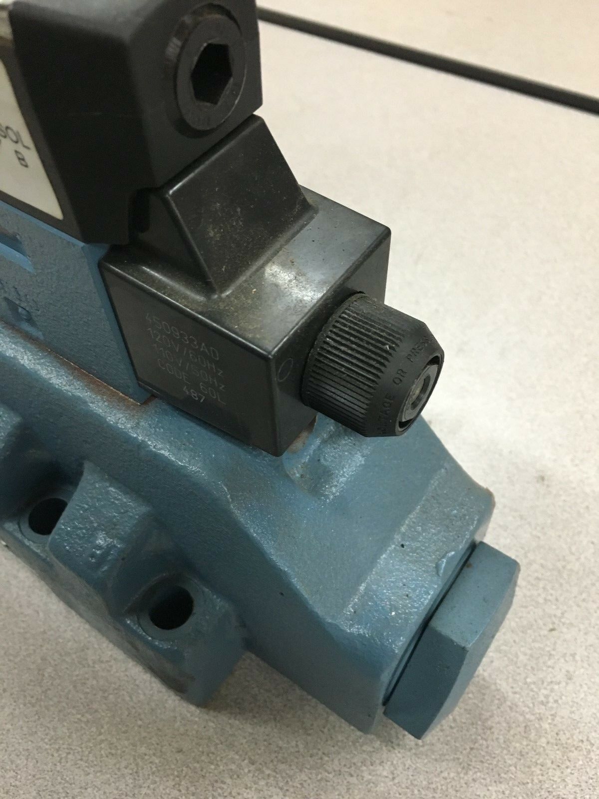 NEW NO BOX CONTINENTAL HYDRAULICS DIRECTIONAL SOLENOID VALVE VSD08M-3A-G1B-60L-A