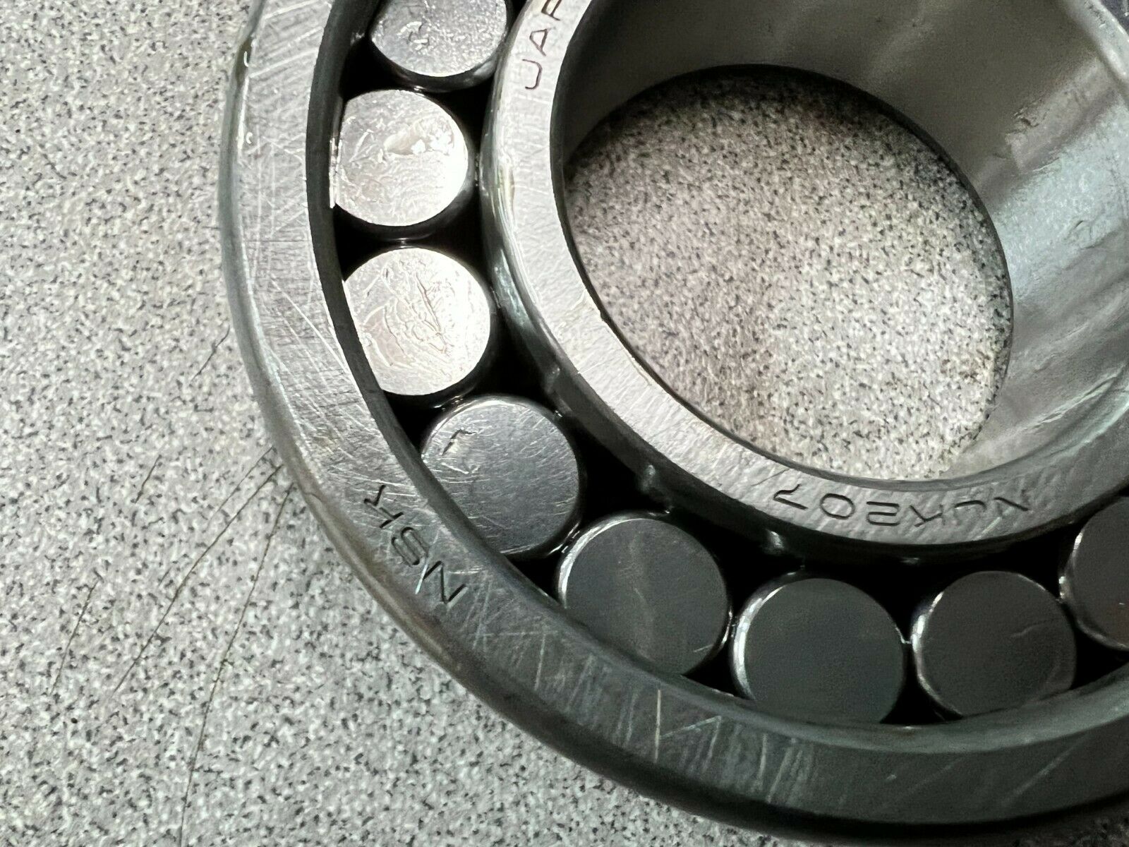 NEW IN BOX NSK NUK207 K207 CYLINDRICAL BEARING NJK207