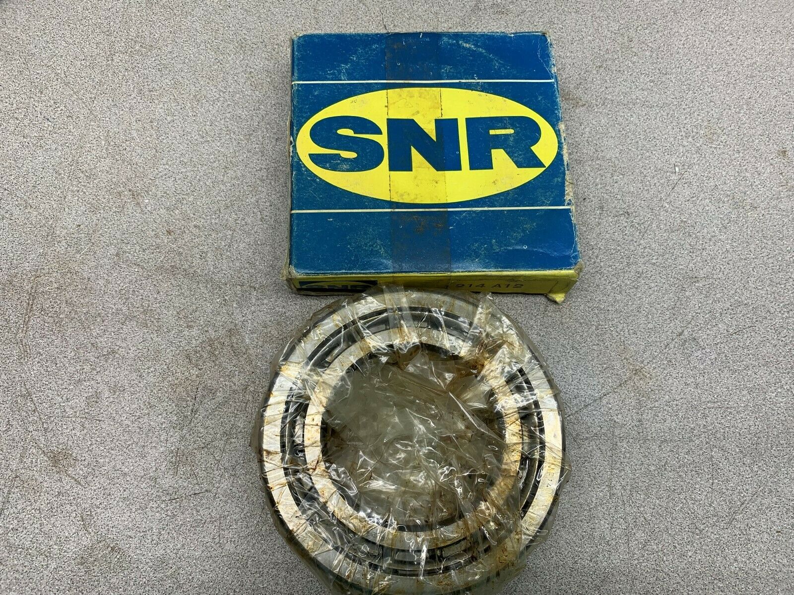 NEW IN BOX SNR BEARING NU214