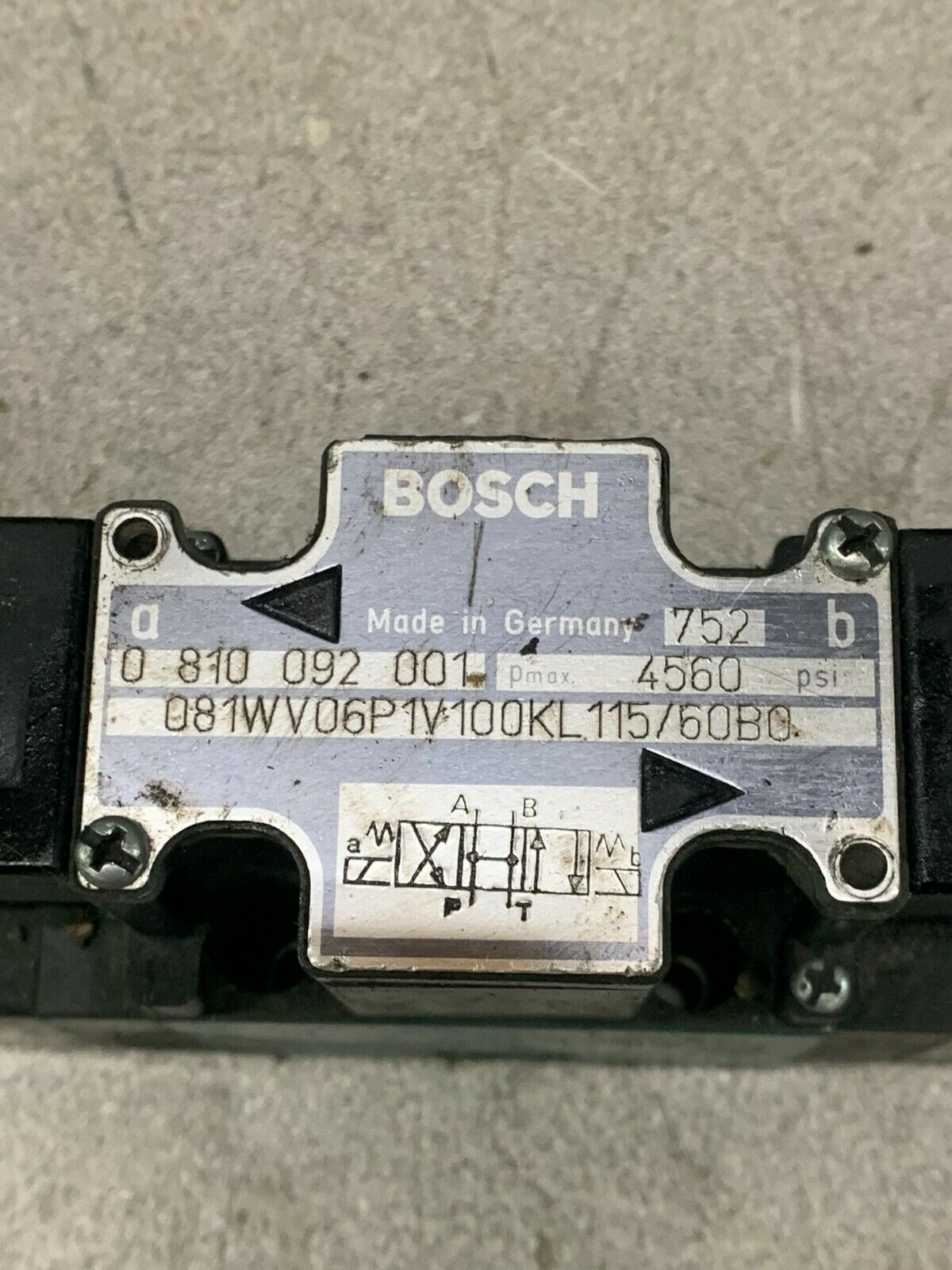 USED BOSCH 0810092001 HYDRAULIC VALVE 081WV06P1V100KL115/60B0