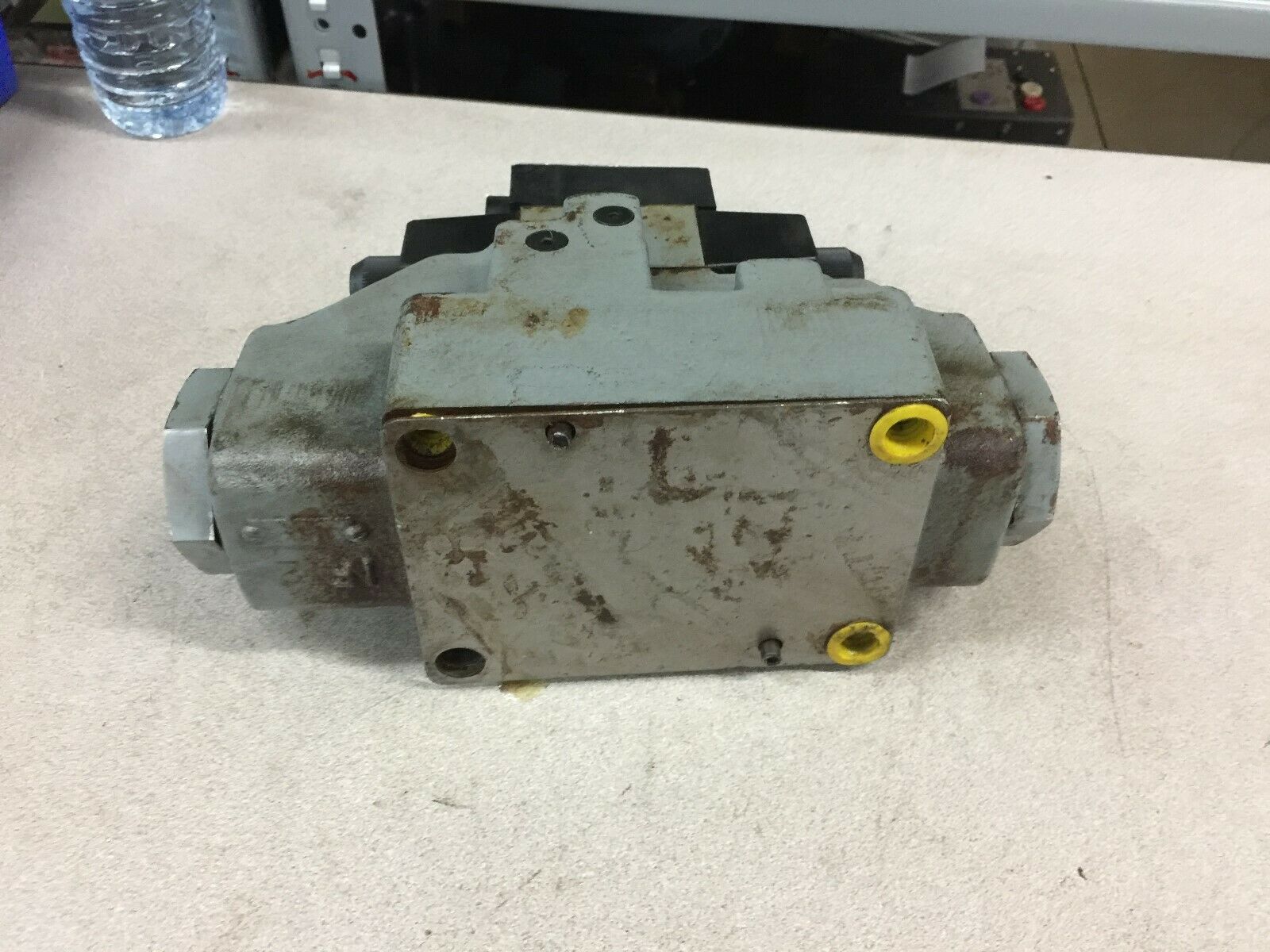 NEW NO BOX CONTENTNTAL 120VAC DIRECTIONAL CONTROL VALVE VS50M-3F-G2B-60L-A