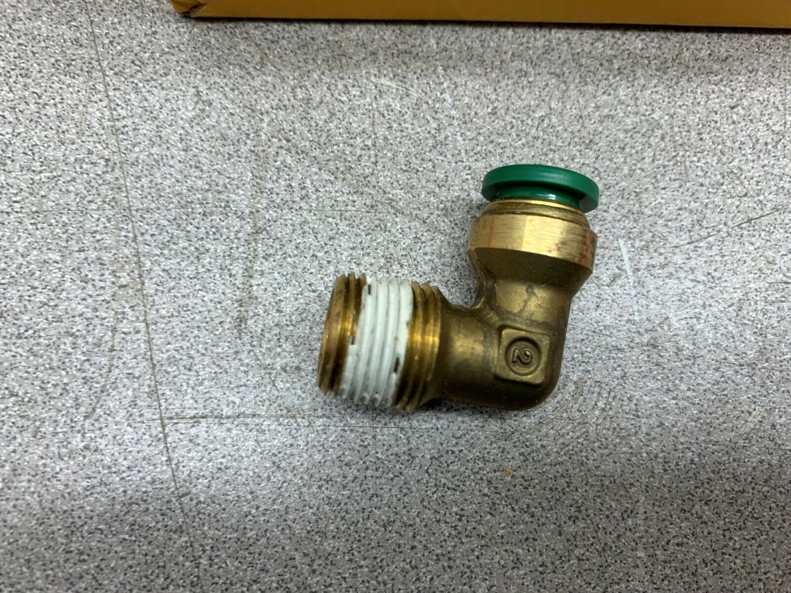 BOX OF 10 NEW IN BOX PARKER SWIVEL ELBOW XW169PLNNS-6-6