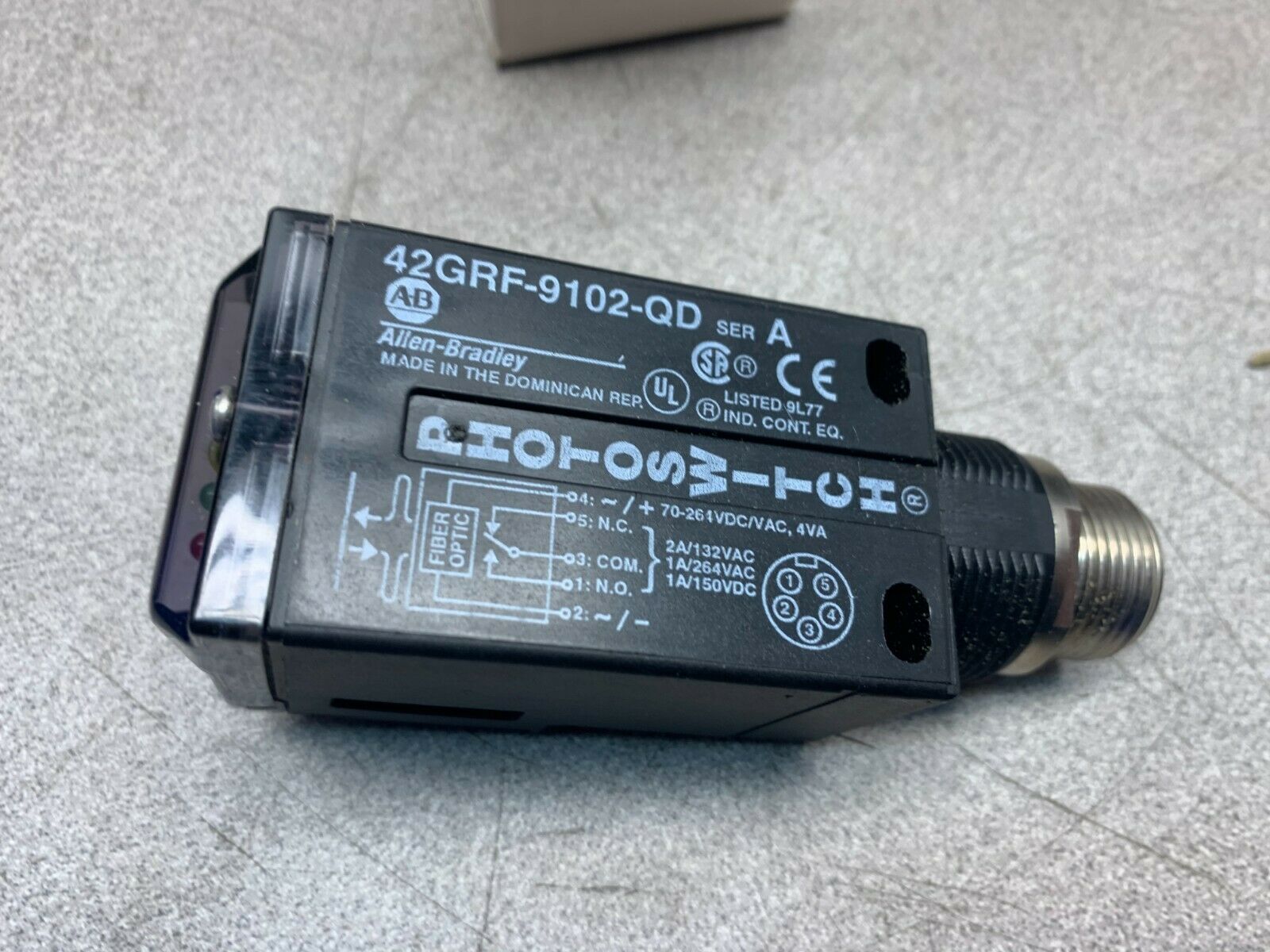 NEW IN BOX ALLEN BRADLEY SENSOR 42GRF-9102-QD SERIES A