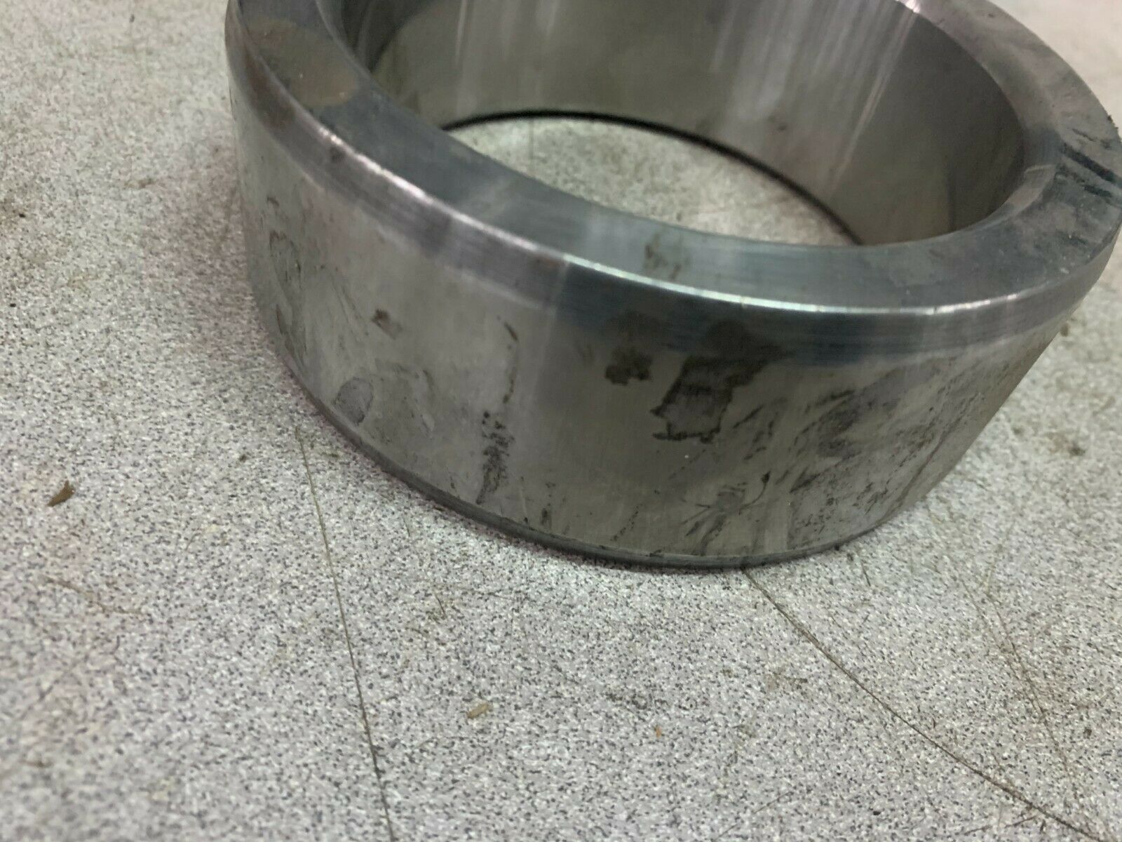 NEW NO BOX SKF BEARING RACE NU320