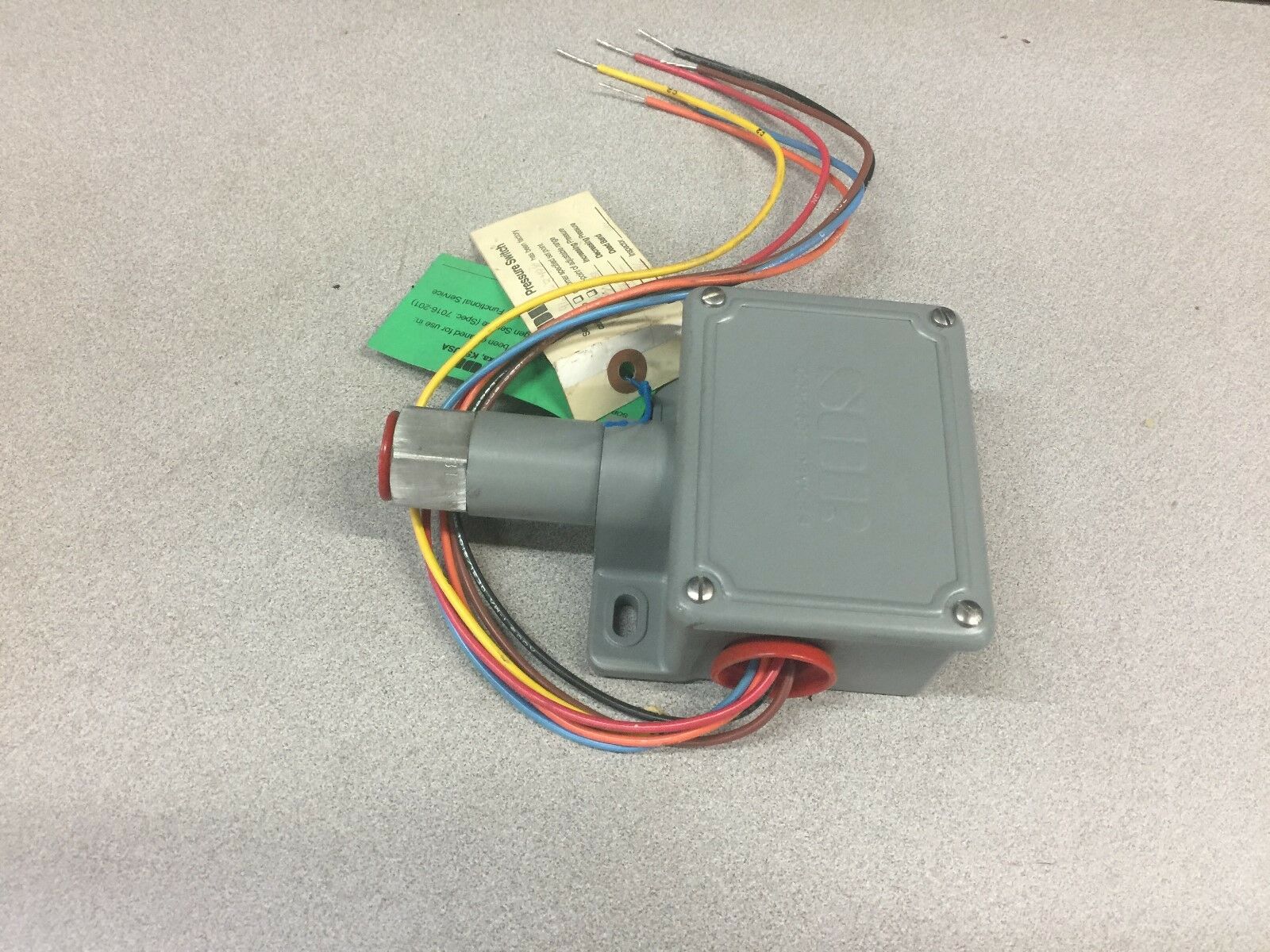 NEW NO BOX SOR 20-180PI RANGE PRESSURE SWITCH 6N3-KK5-M9-C2A-BB