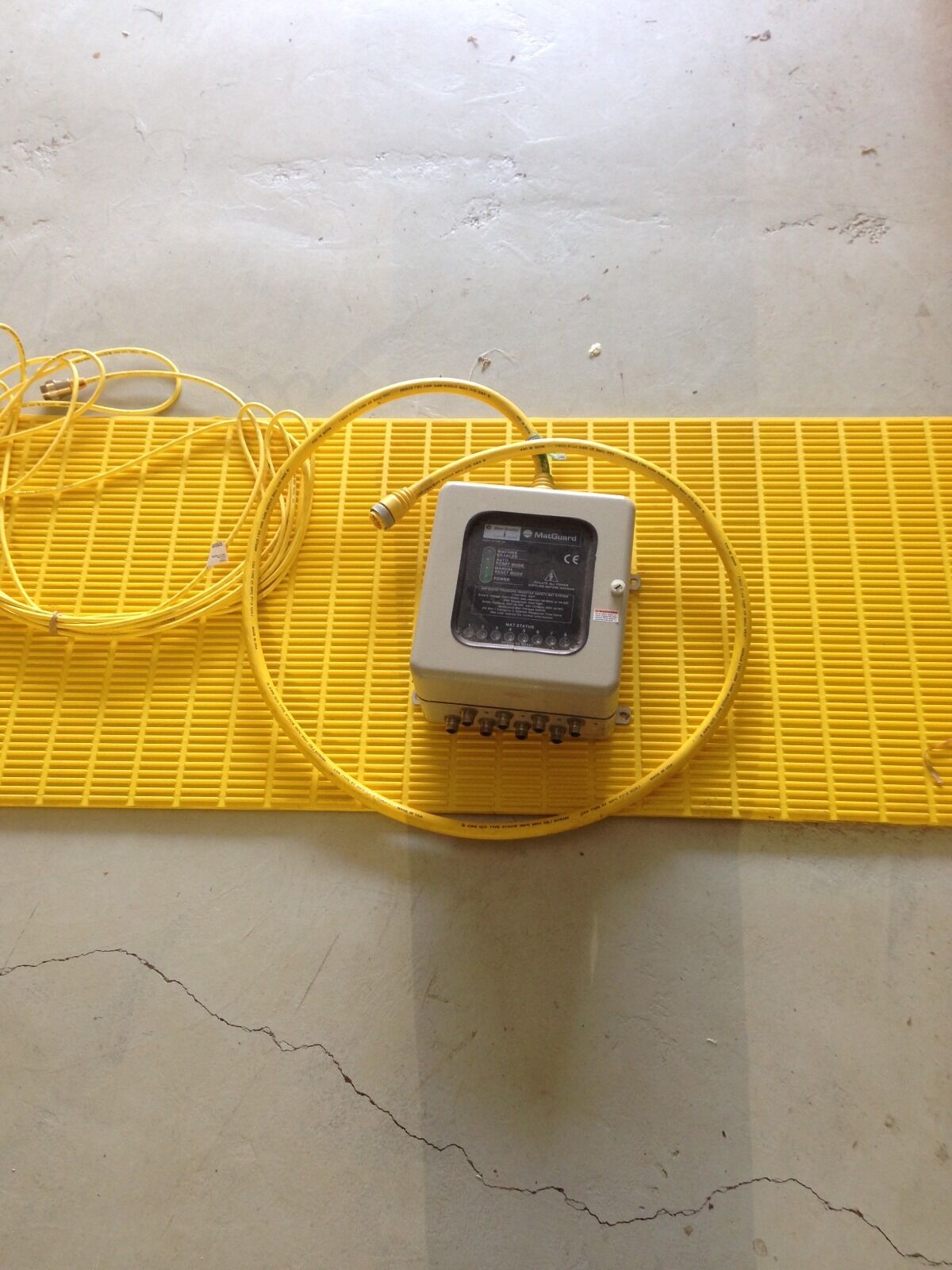 USED ALLEN-BRADLEY MATGUARD WITH MAT GUARDMASTER 440F-C28011
