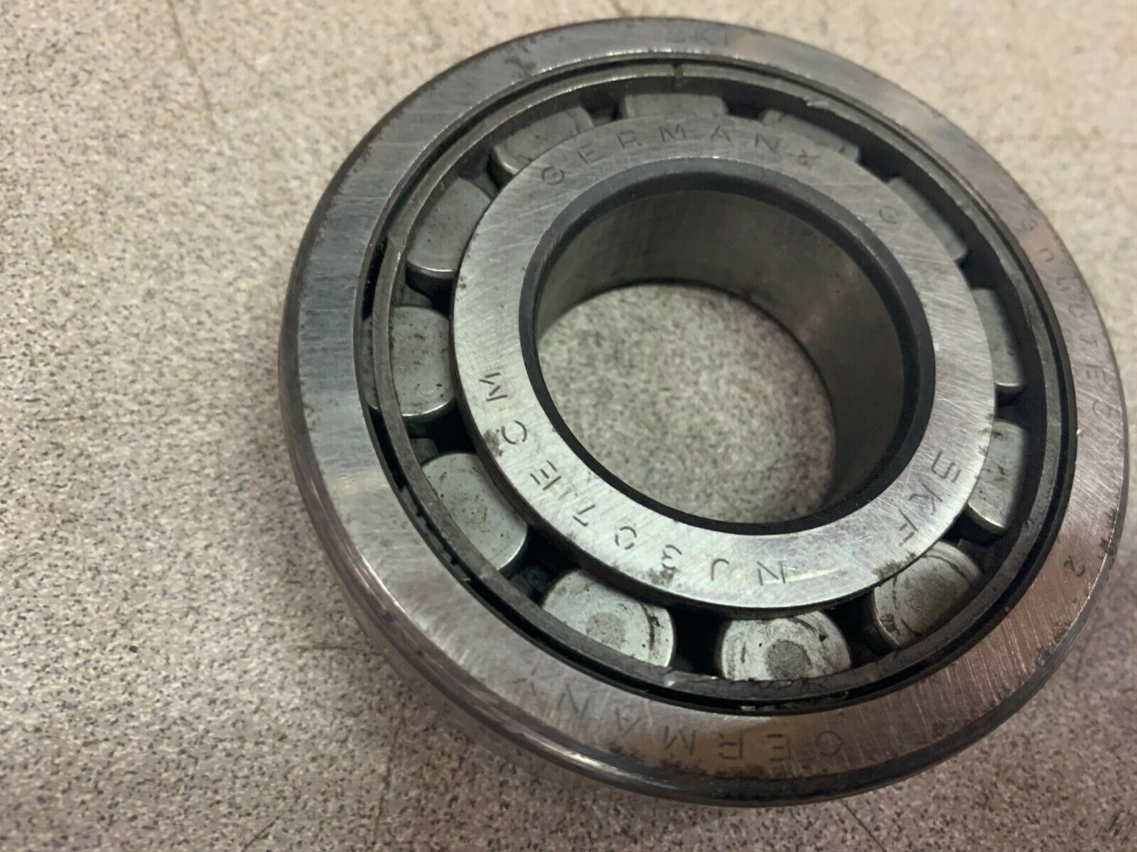 NEW IN BOX SKF ROLLER BEARING NJ 307 ECM