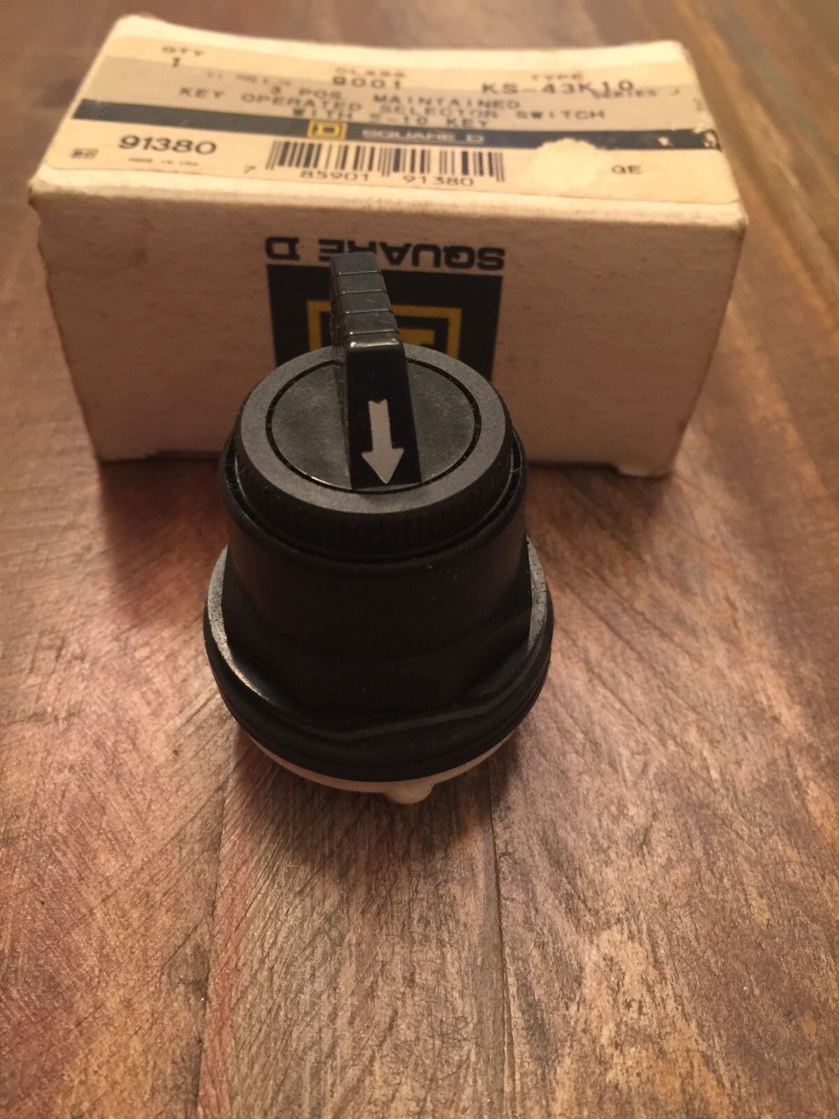 NEW IN BOX SQUARE D KEY OPERATED SELECTOR SWITCH 9001 KS-43K10 SER.J