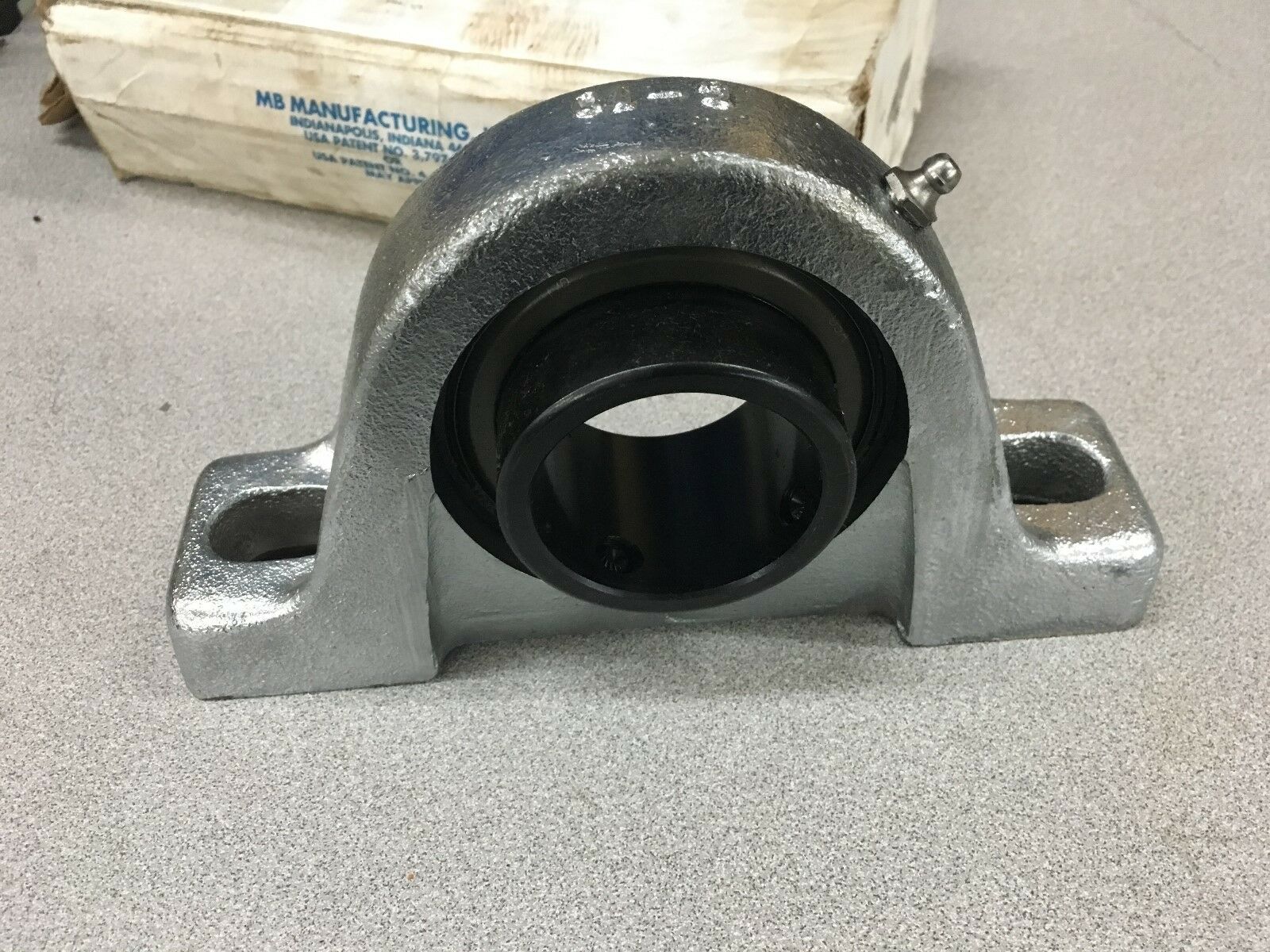 NEW IN BOX MB NYLA-K PILLOW BLOCK BEARING 2" BORE NC252