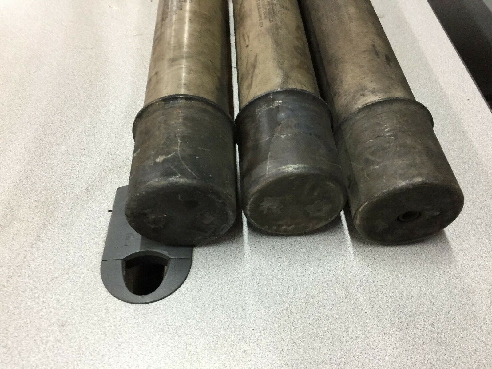 USED (LOT OF 3) WESTINGHOUSE TYPE CLE-1 7.2KV 80E AMPS FUSES 677C573G05