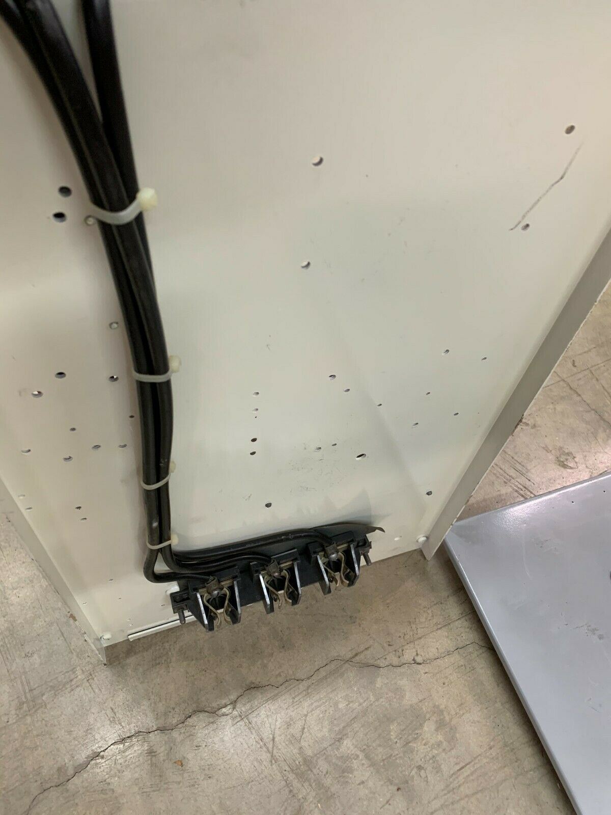 NEW NO BOX CUTLER-HAMMER SIZE 3 MCC BUCKET A10EN0 WITH 90AMP BREAKER