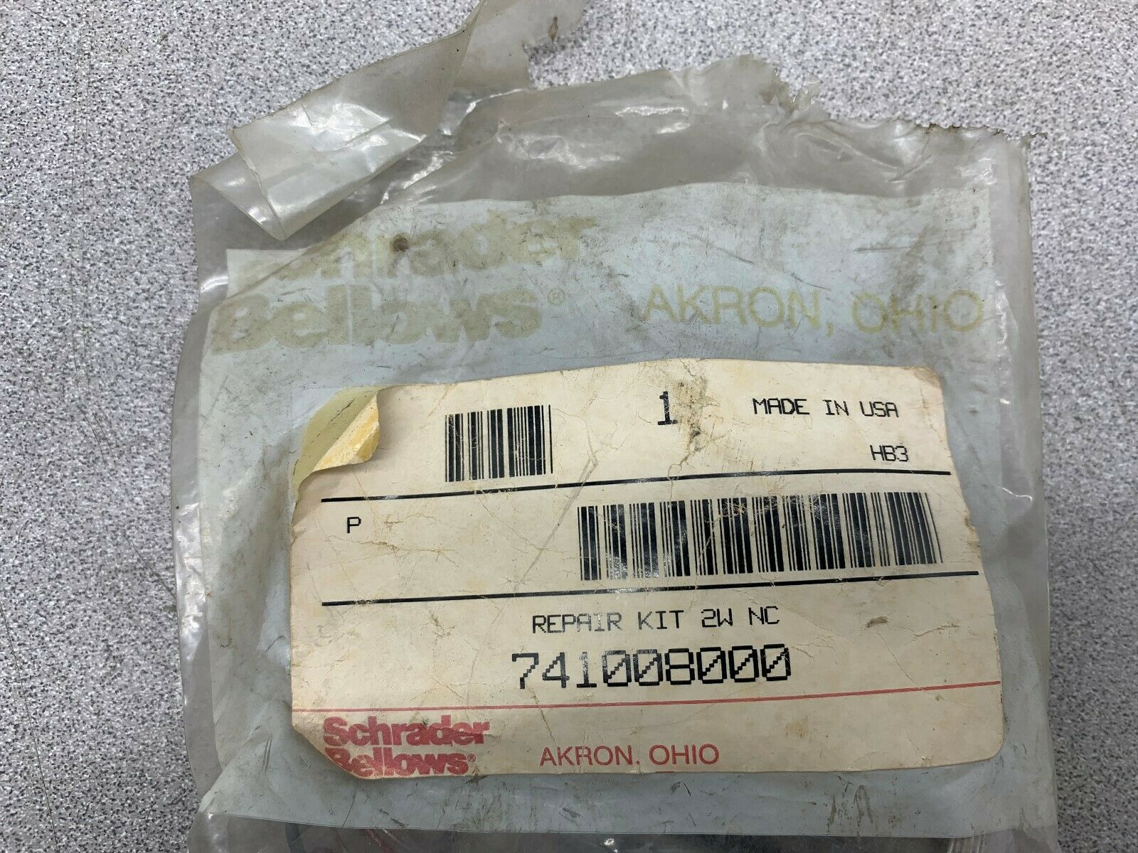 NEW NO BOX SCHRADER BELLOWS REPAIR KIT 741008000