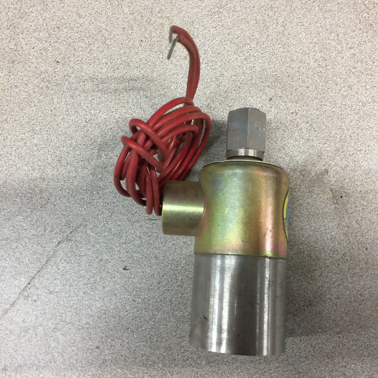 NEW NO BOX SKINNER 150PSI 120VAC SOLENOID VALVE V5D26110CTN D13