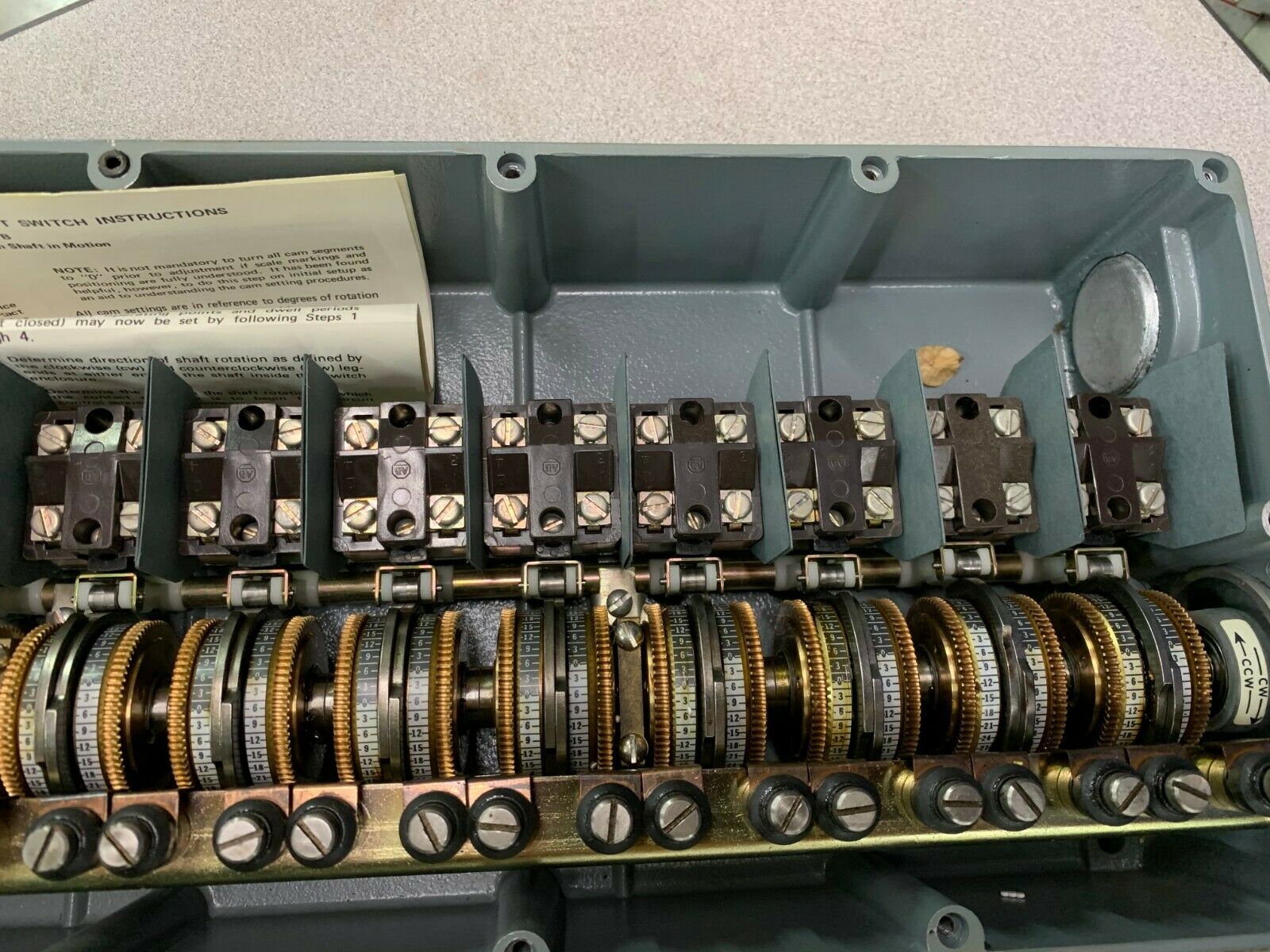 NEW NO BOX ALLEN-BRADLEY ROTARY CAM LIMIT SWITCH 803-F1212X SERIES B