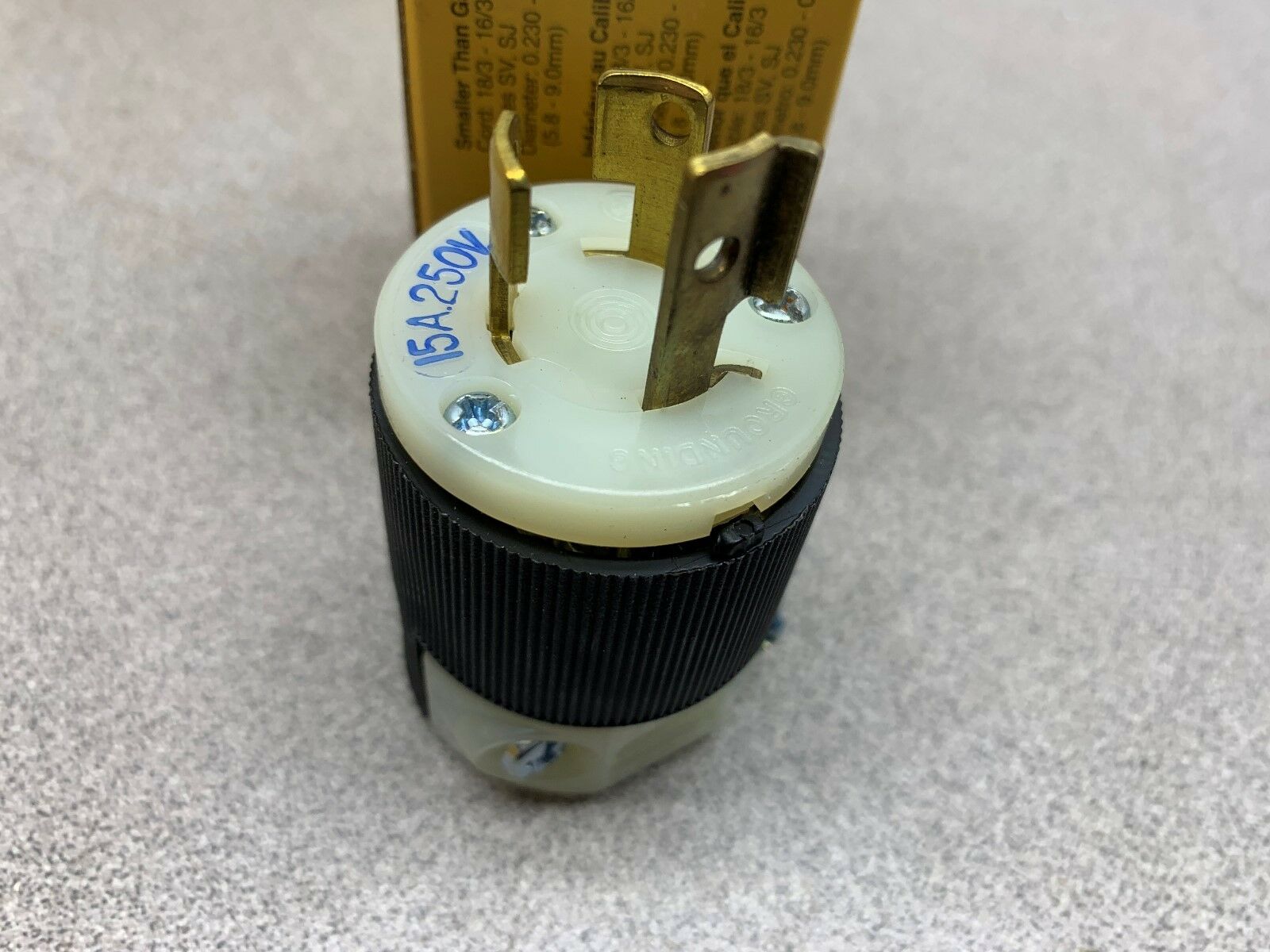 LOT OF 4 NEW IN BOX HUBBELL TWIST-LOCK HBL470C