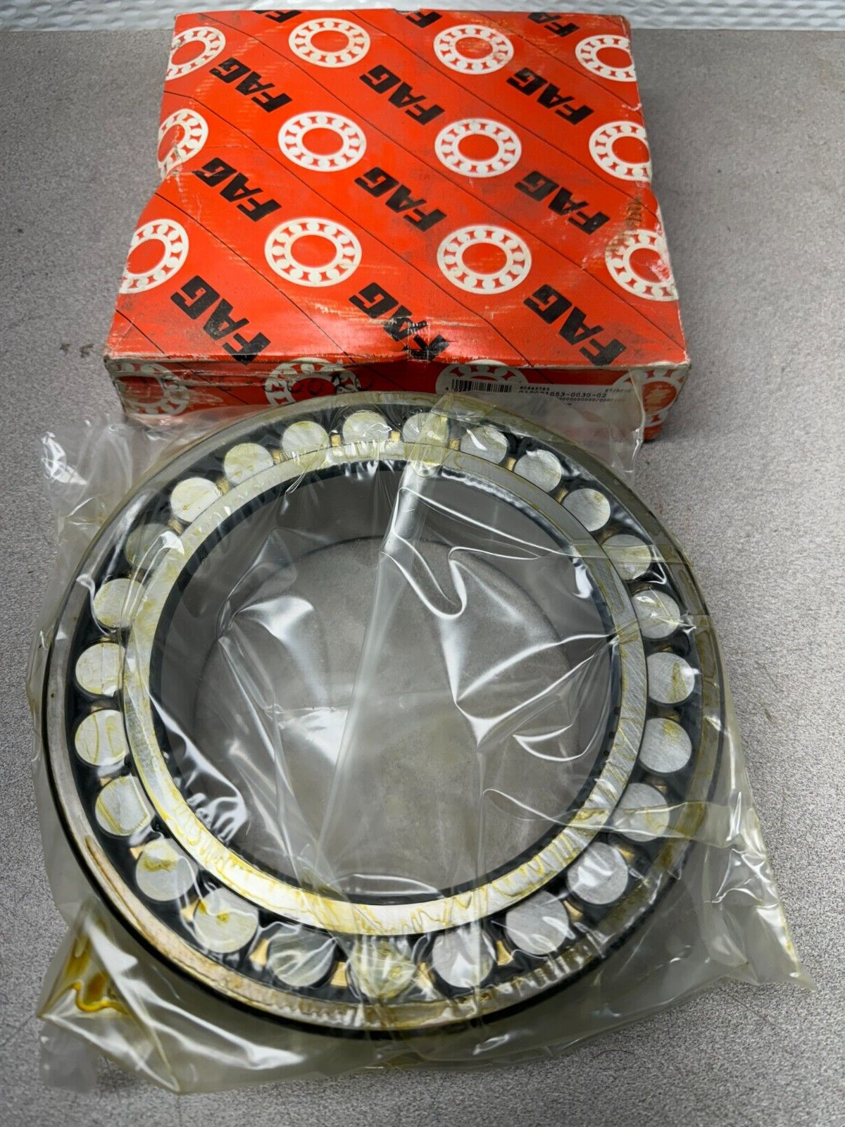 NEW IN BOX FAG 23028.E1A.M.C3 SPHERICAL ROLLER BEARING 23028-E1A-M-C3