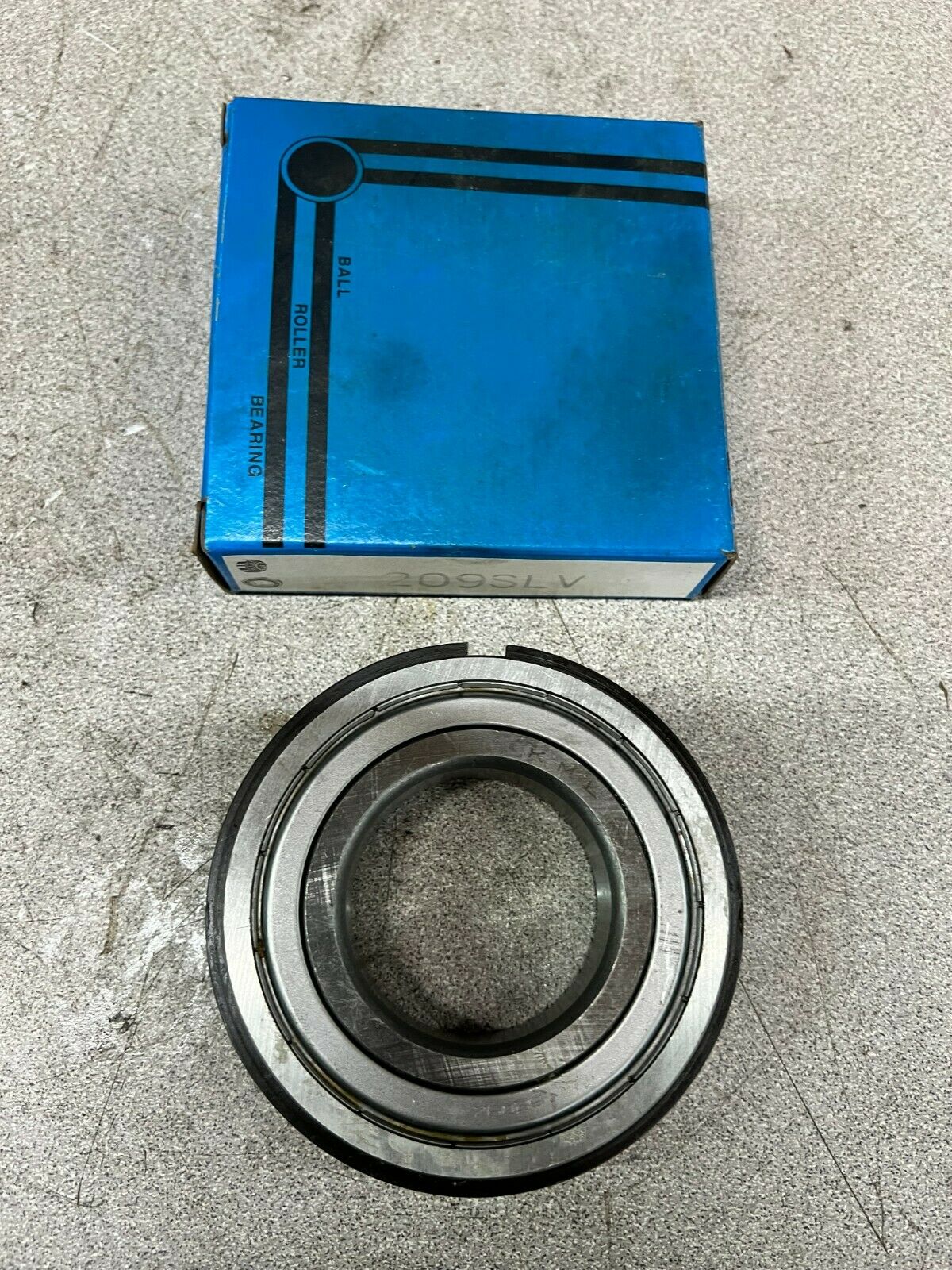 NEW IN BOX KML 6209Z BALL BEARING 209SLV