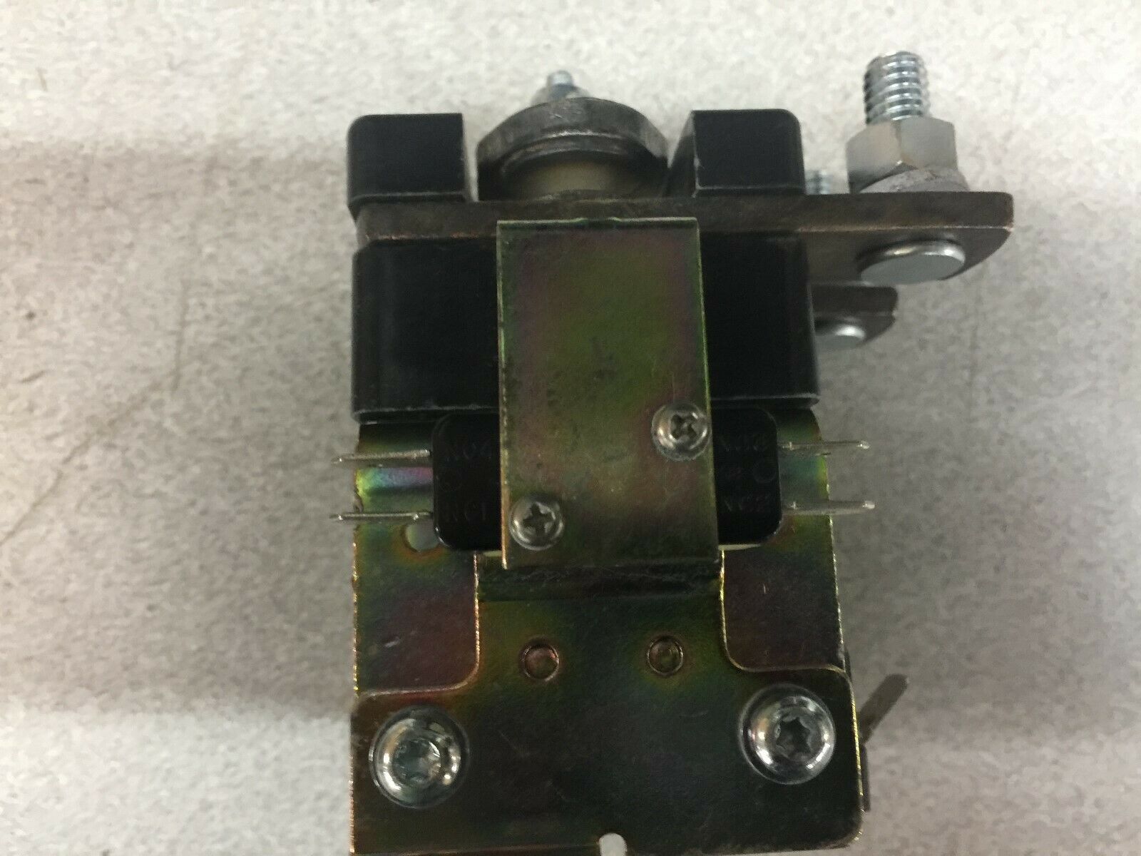 NEW NO BOX CONTACT INDUSTRIES 300AMP 24V COIL 1POLE CONTACTOR CT300A24D9S