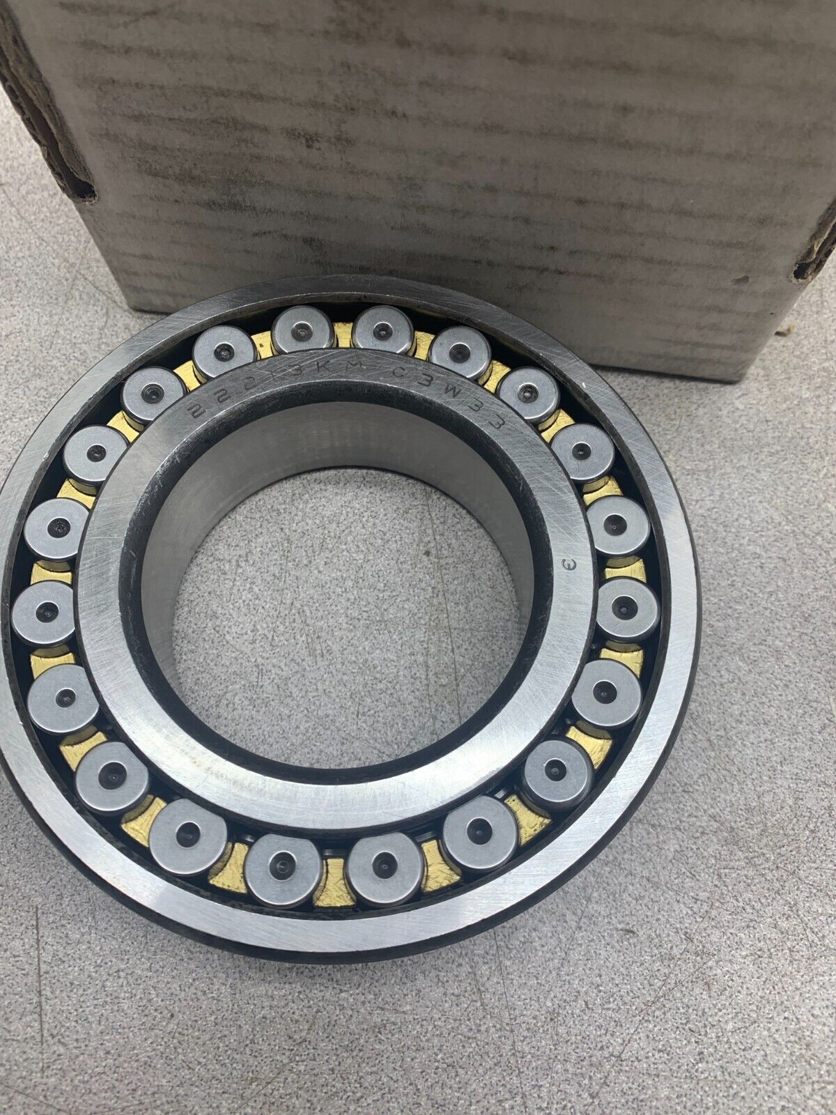 NEW IN BOX ASSOCIATED DYNAMICS ROLLER BEARING 22213KMC3W33