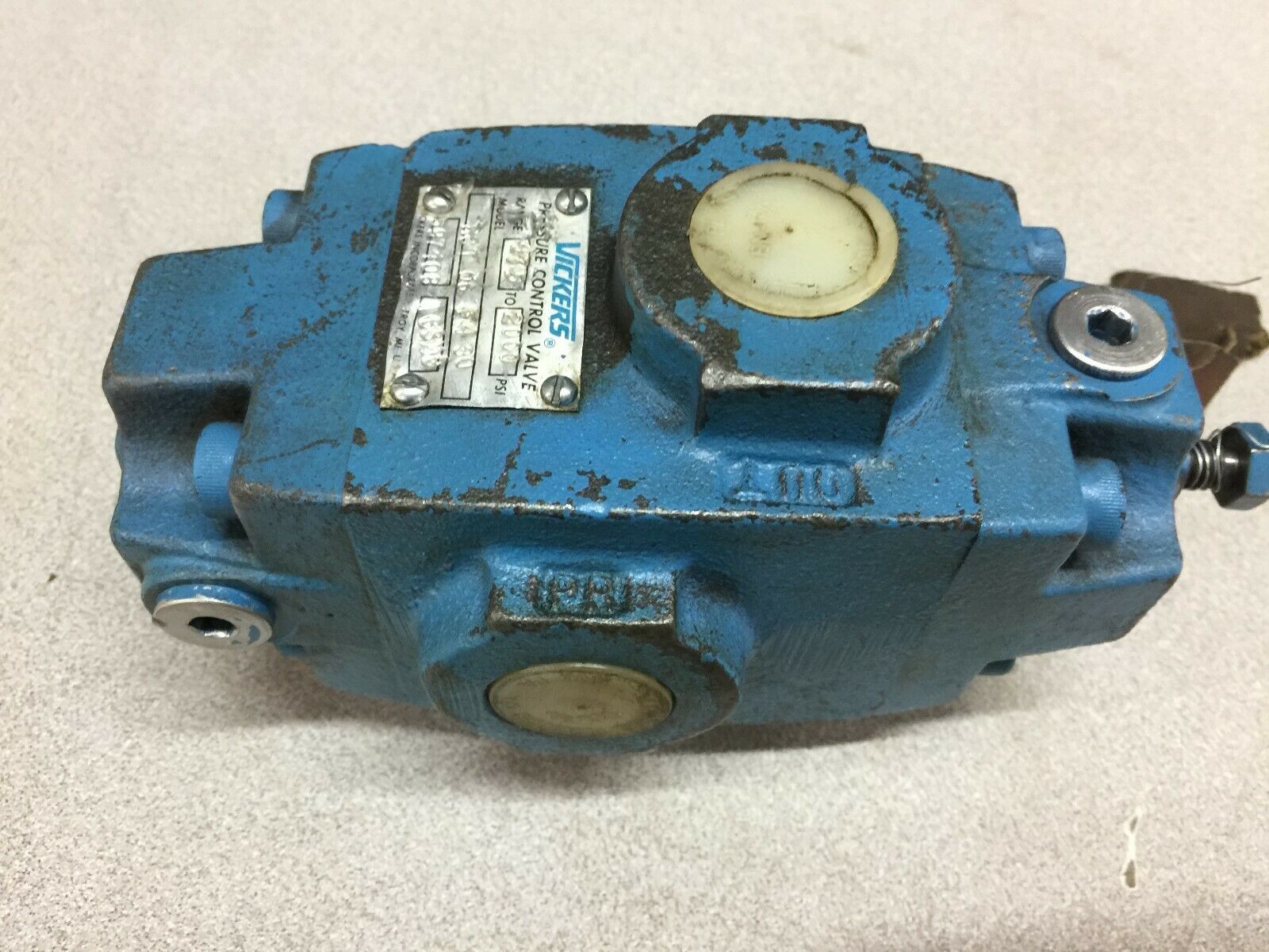 NEW NO BOX VICKERS 475-2000PSI PRESSURE CONTROL VALVE RCT 06 54 30