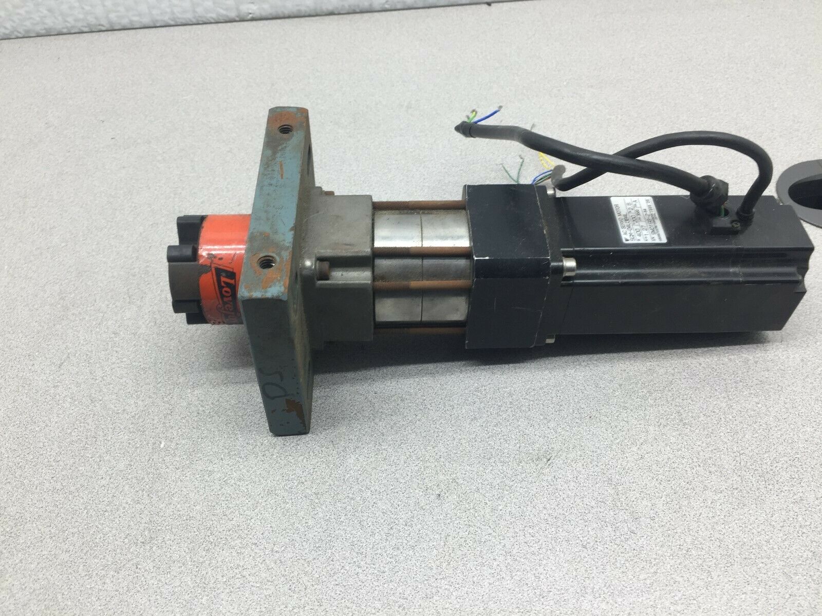 USED YASKAWA AC SERVO MOTOR AND PLANETARY GEARHEAD SGM-04U3B4L/ 34-511-271-3963
