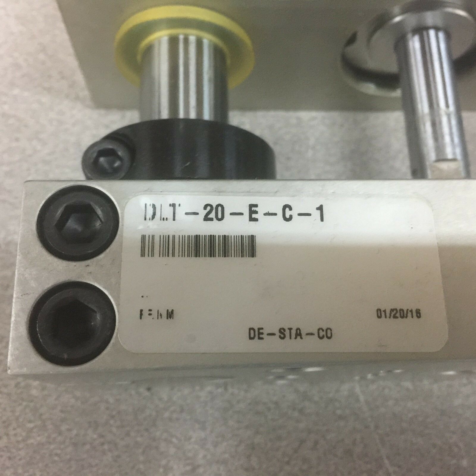 NEW NO BOX DESTACO ROBOHAND SLIDE ACTUATOR AIR 1.5" BORE 1" STROKE DLT-20-E-C-1