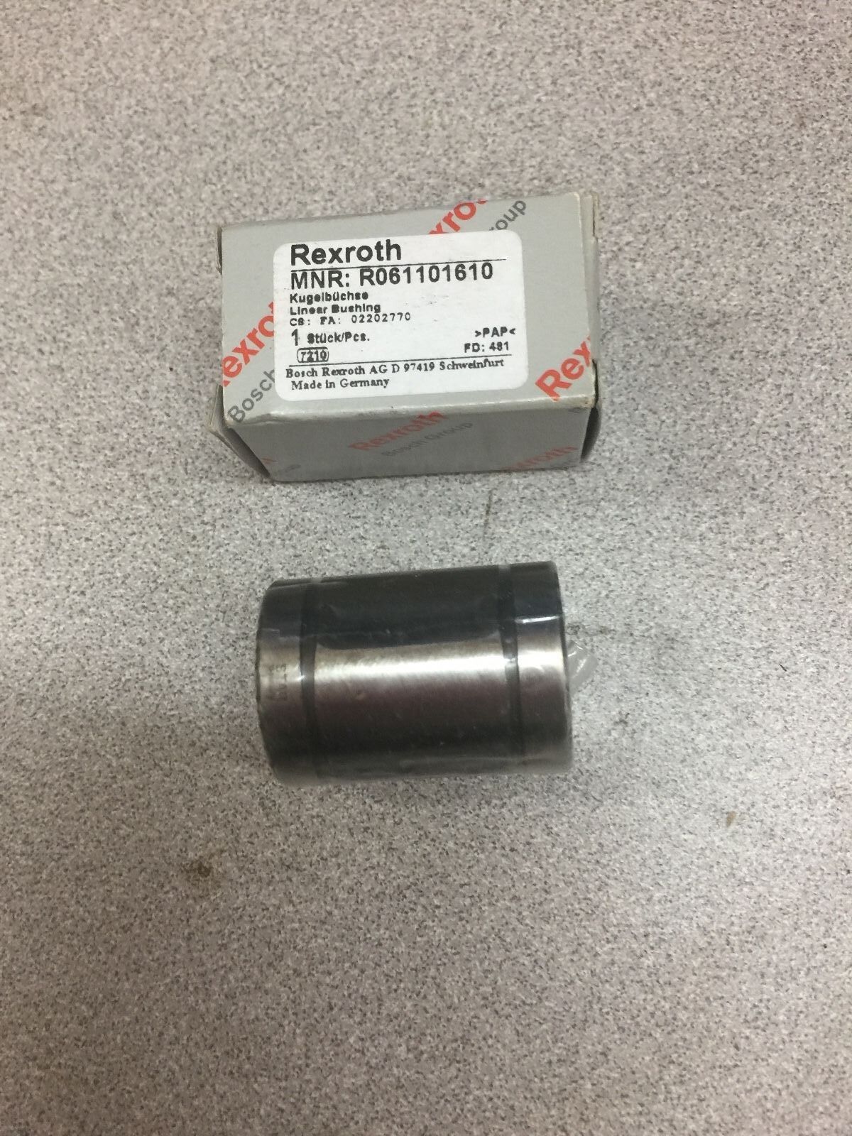 NEW IN BOX REXROTH BOSCH LINEAR BUSHING R061101610