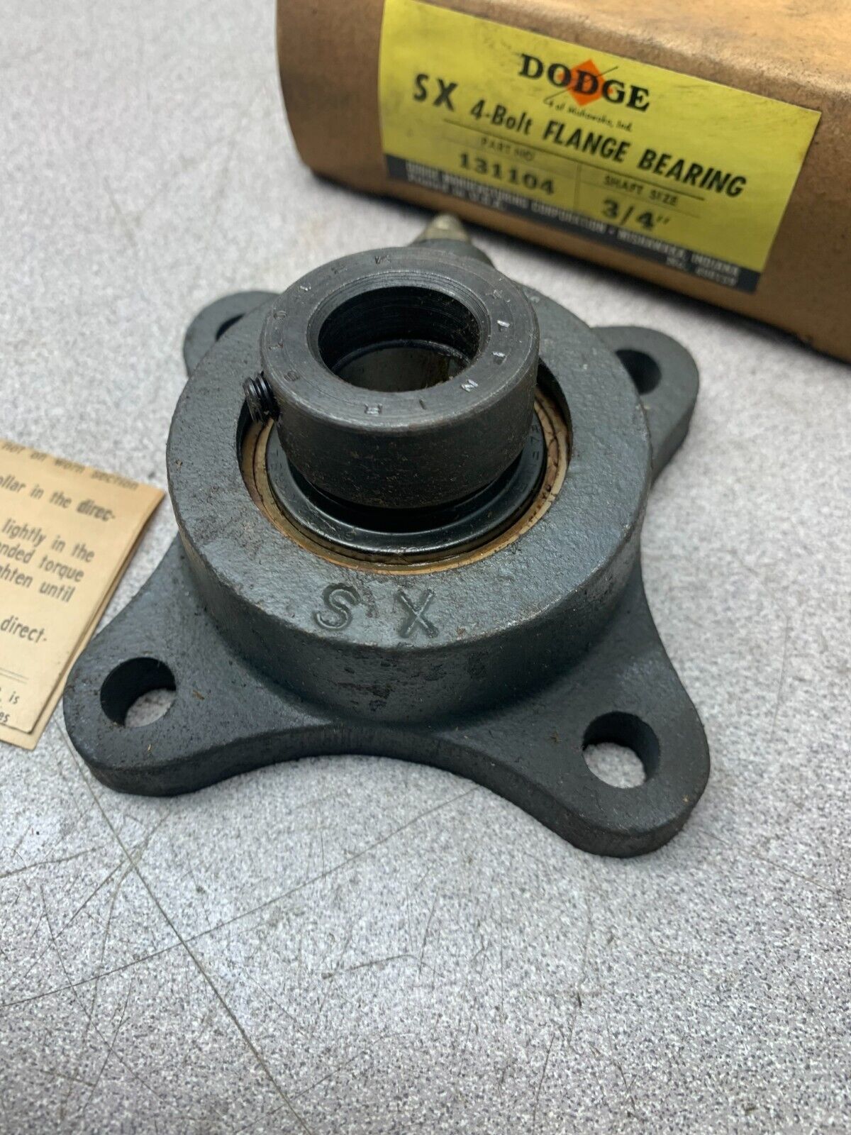 NEW IN BOX DODGE F4BSXR012 4-BOLT FLANGE BEARING 3/4" BORE F4BSXR012