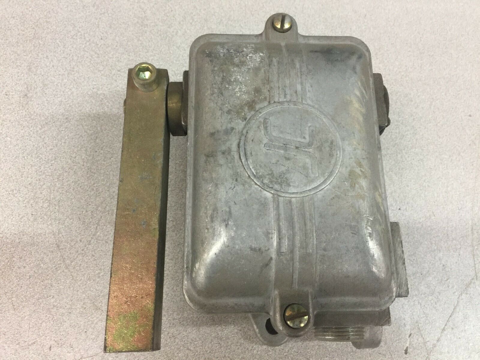 NEW NO BOX JOSLYN CLARK 25AMP 600VAC PILOT DUTY LIMIT SWITCH BST 22 R