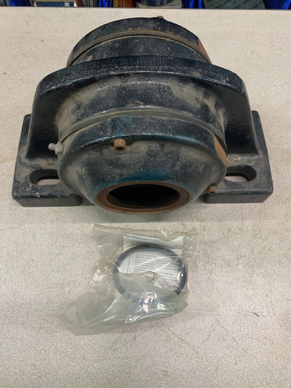 NEW NO BOX REXNORD PILLOW BLOCK BEARING 2-15/16 BORE BMPS 5215F