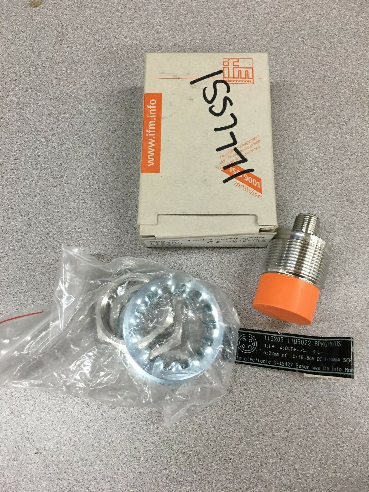 NEW IFM EFECTOR 100 IIS205 INDUCTIVE PROXIMITY SWITCH IIB3022-BPKG/M/US-104-DPS