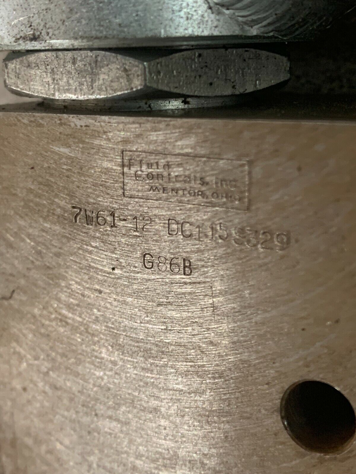 NEW NO BOX FLUID CONTROLS 7W61-12-DC115S329 VALVE 7W60-1-DC115S329