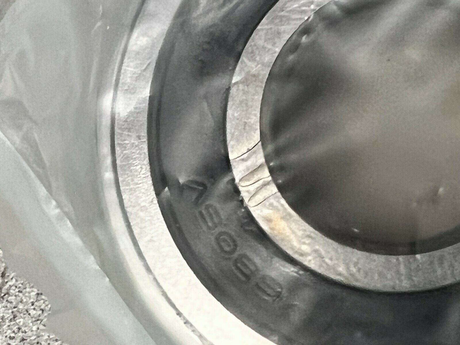 NEW IN BOX NSK 6305VVNR*AS2S BALL BEARING 6305VVNR