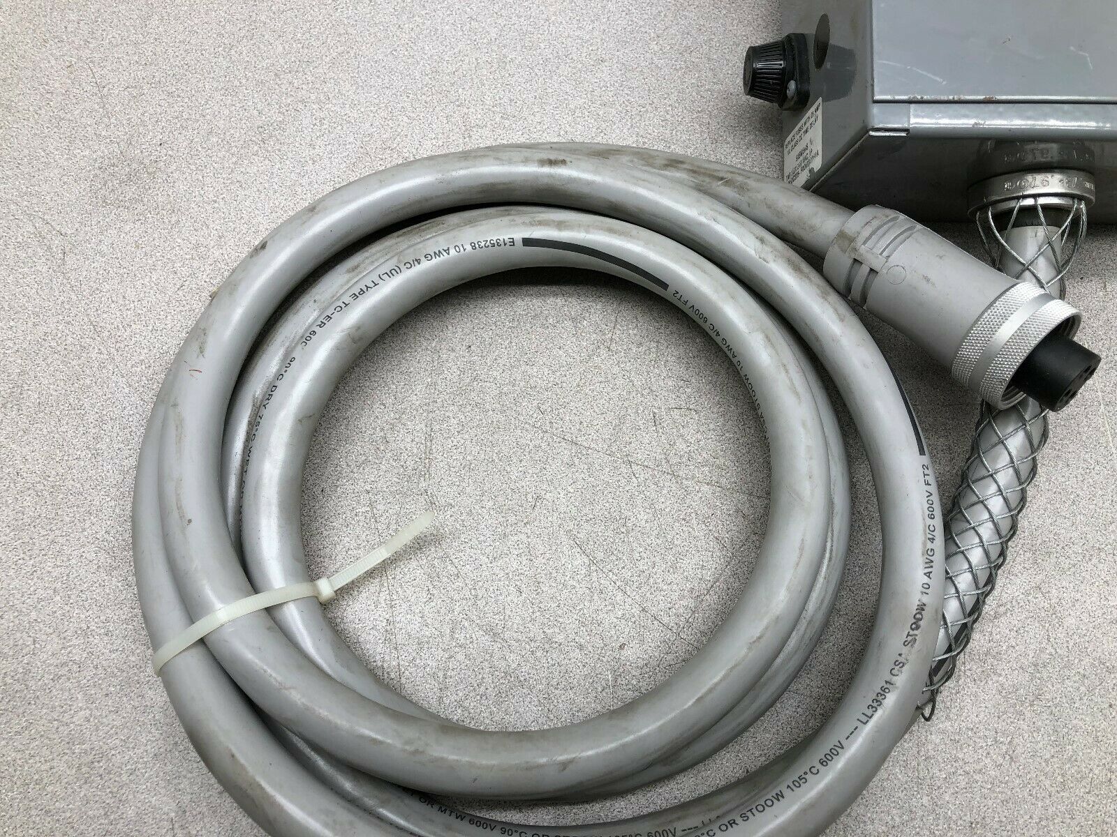 USED STARLINE TRACK BUSWAY 25 AMP 240 VAC BUSWAY TAP BOX DC225-F004600281-AC