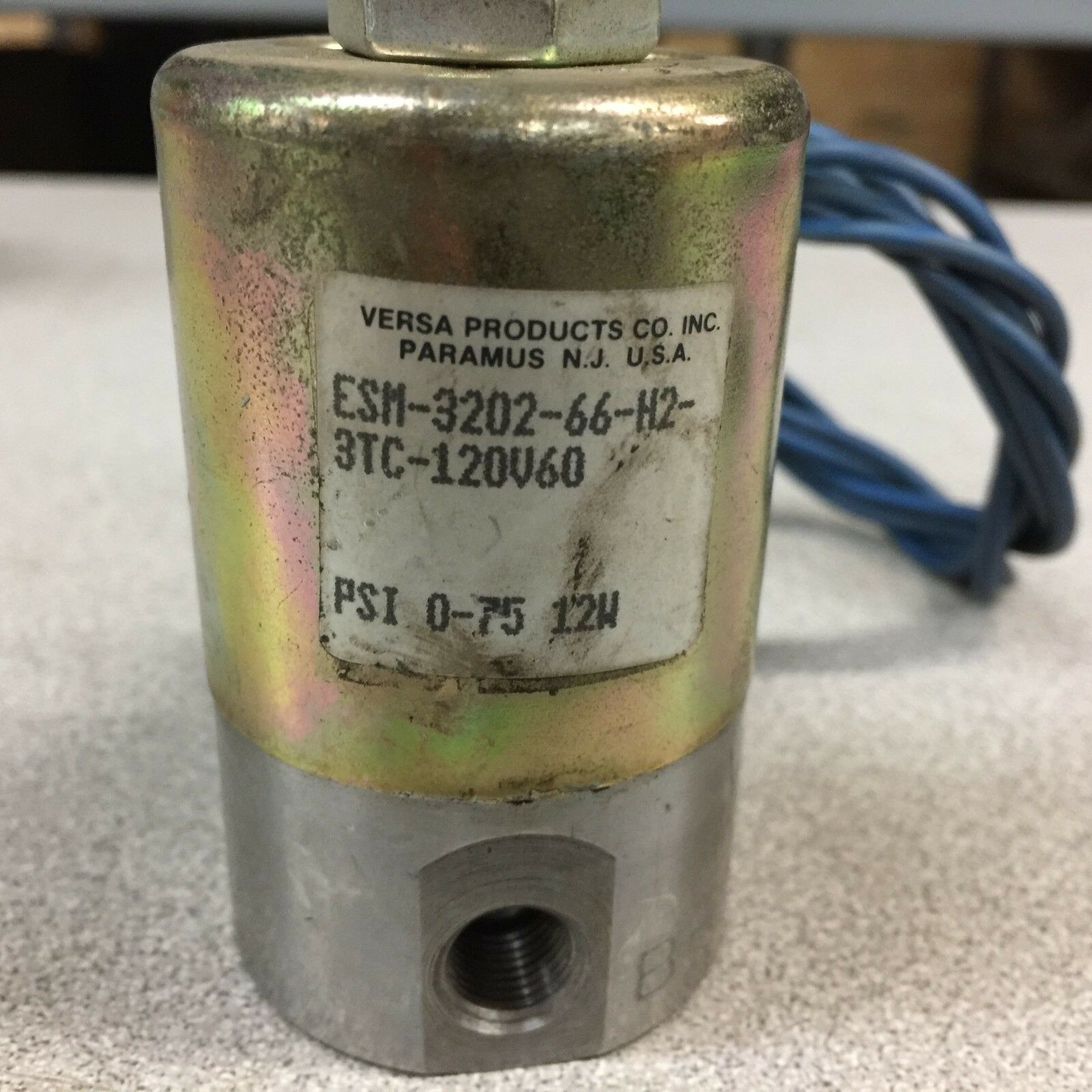 NEW NO BOX VERSA 120VAC 0-75PSI SOLENOID VALVE ESM-3202-66-H2-3TC-120V60