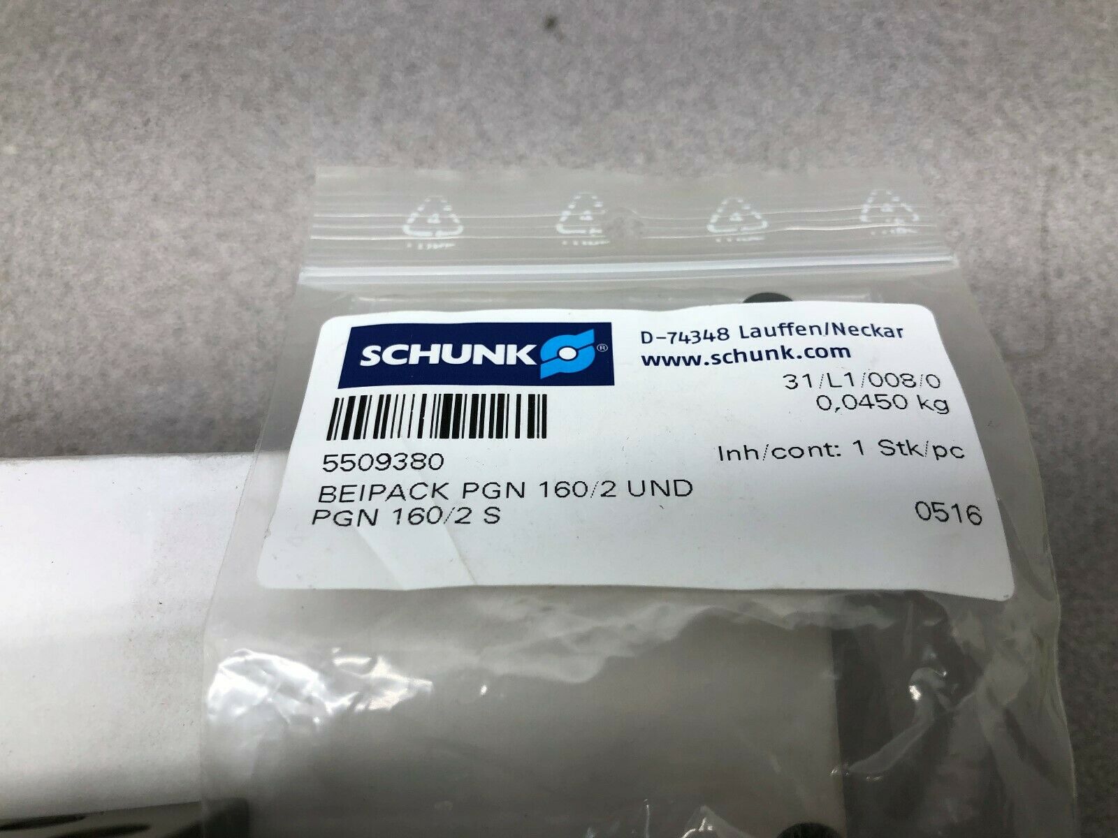 NEW IN BOX SCHUNK 2 FINGER PNEUMATIC CLAMP PGN 160/2 AS / 0370454