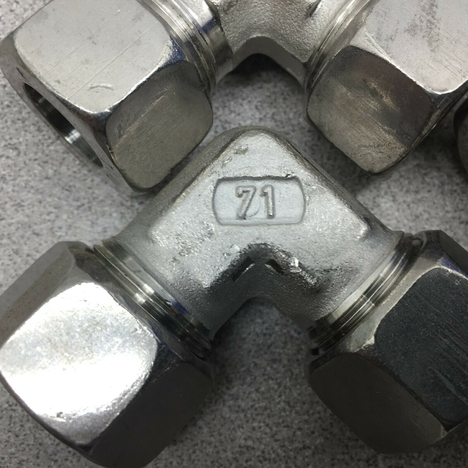 NEW NO BOX (LOT OF 10) M15 X M15 90 DEG ELBOW TUBE CONNECTOR 71VU-15L