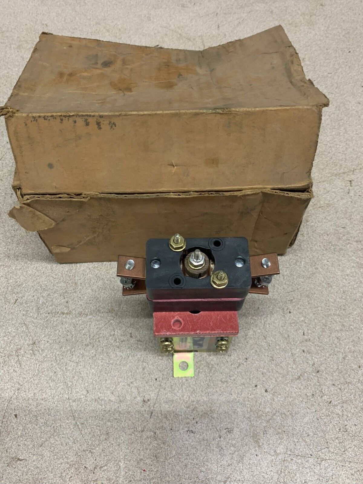 NEW IN BOX TOTAL SOURCE CONTACTOR SY03754