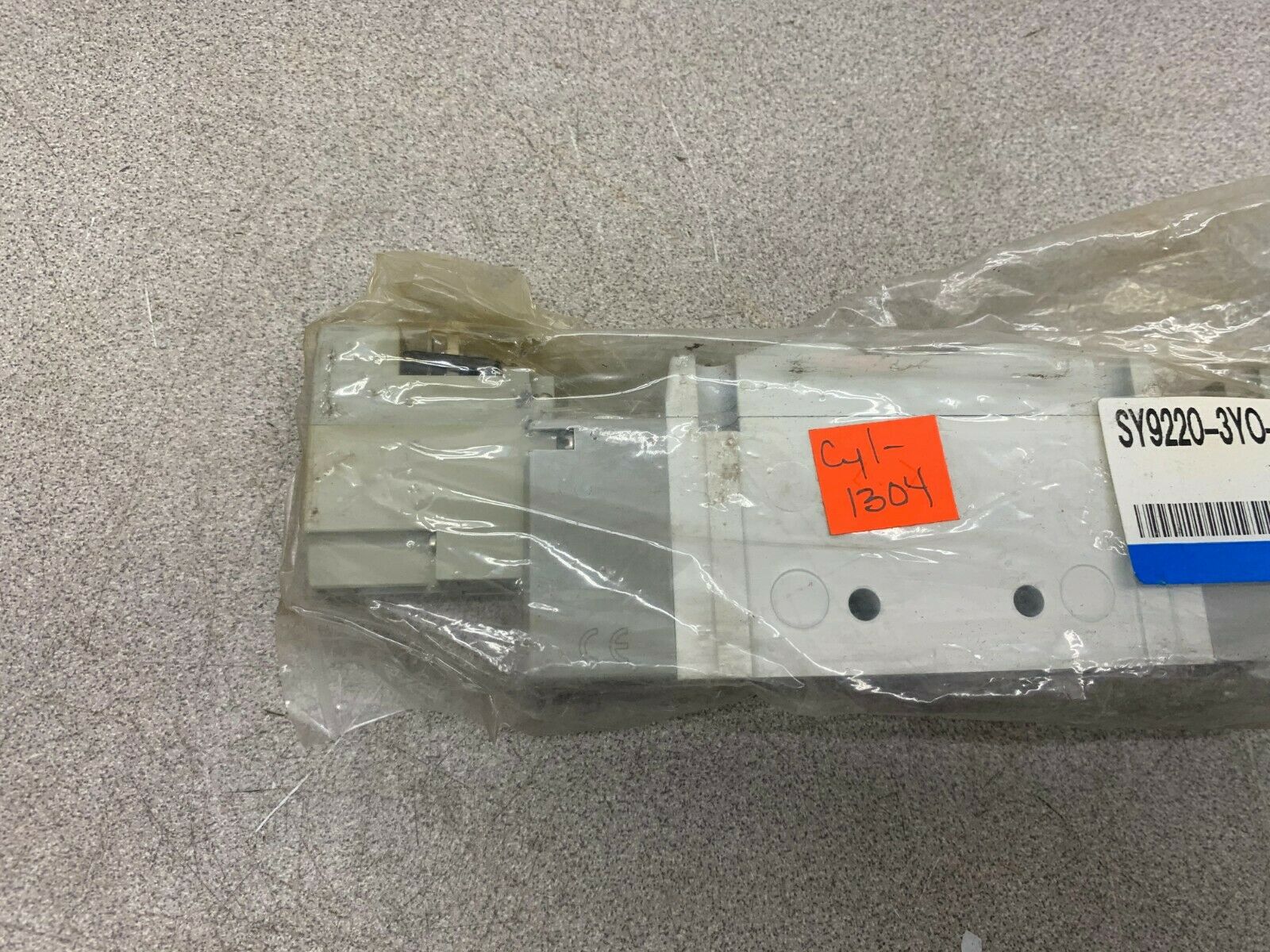 NEW NO BOX SMC VALVE SY9220-3YO-03F-Q