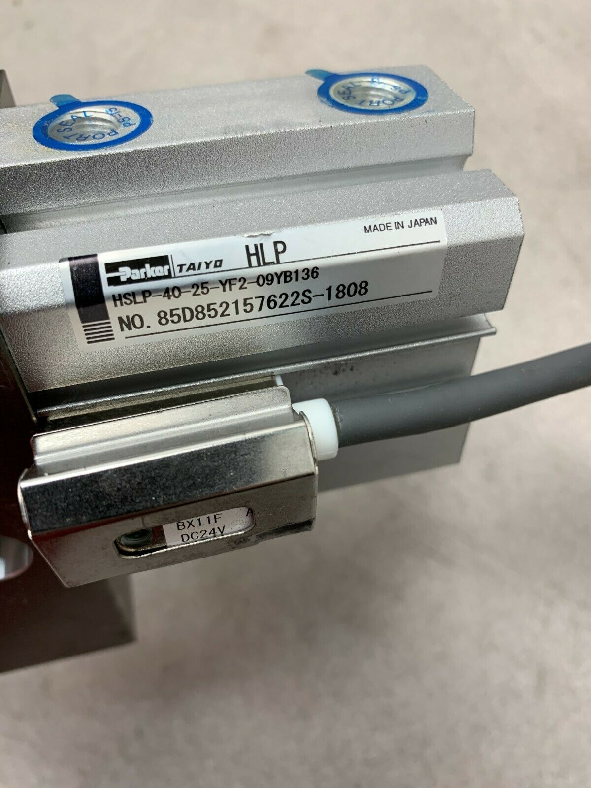 NEW NO BOX PARKER Guided Slide Cylinder HSLP-40-25-YF2-09YB136