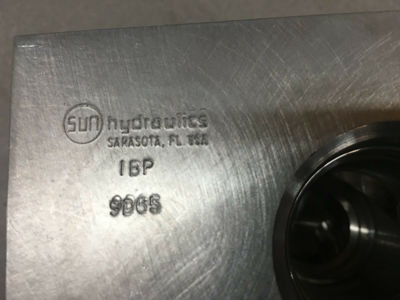 NEW NO BOX SUN HYDRAULICS MANIFOLD 1BP 9D65