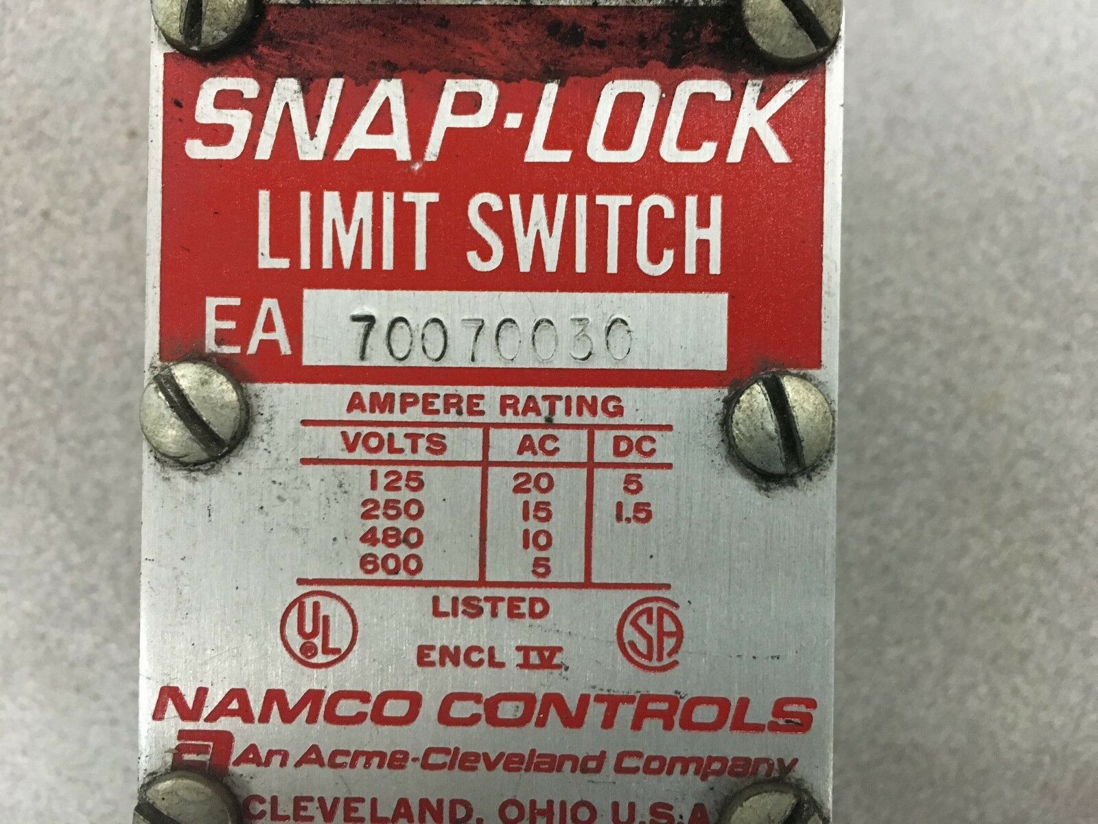 NEW NO BOX SNAP-LOCK LIMIT SWITCH EA70070030