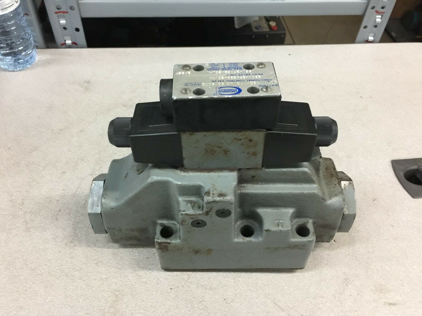 NEW NO BOX CONTENTNTAL 120VAC DIRECTIONAL CONTROL VALVE VS50M-3F-G2B-60L-A