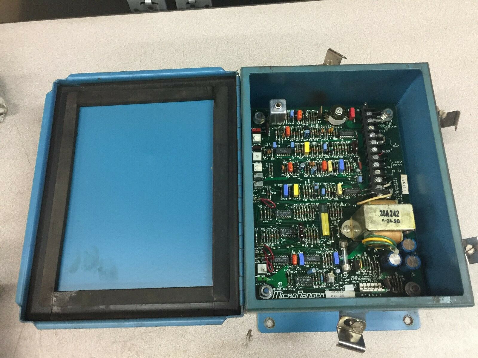 USED MILLTRONICS MICRO RANGER CONTROL PROCESS UNIT IN ENCLOSURE ML10L943
