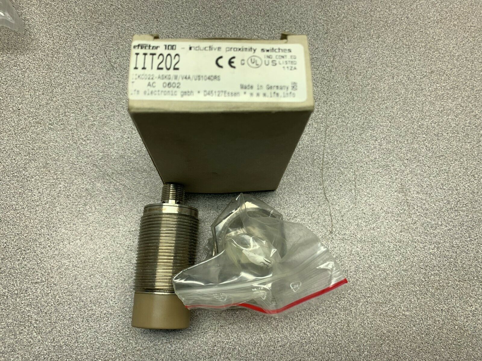 NEW IN BOX EFECTOR100 SWITCH IIKC022-ASKG/M/V4A/US104DRS