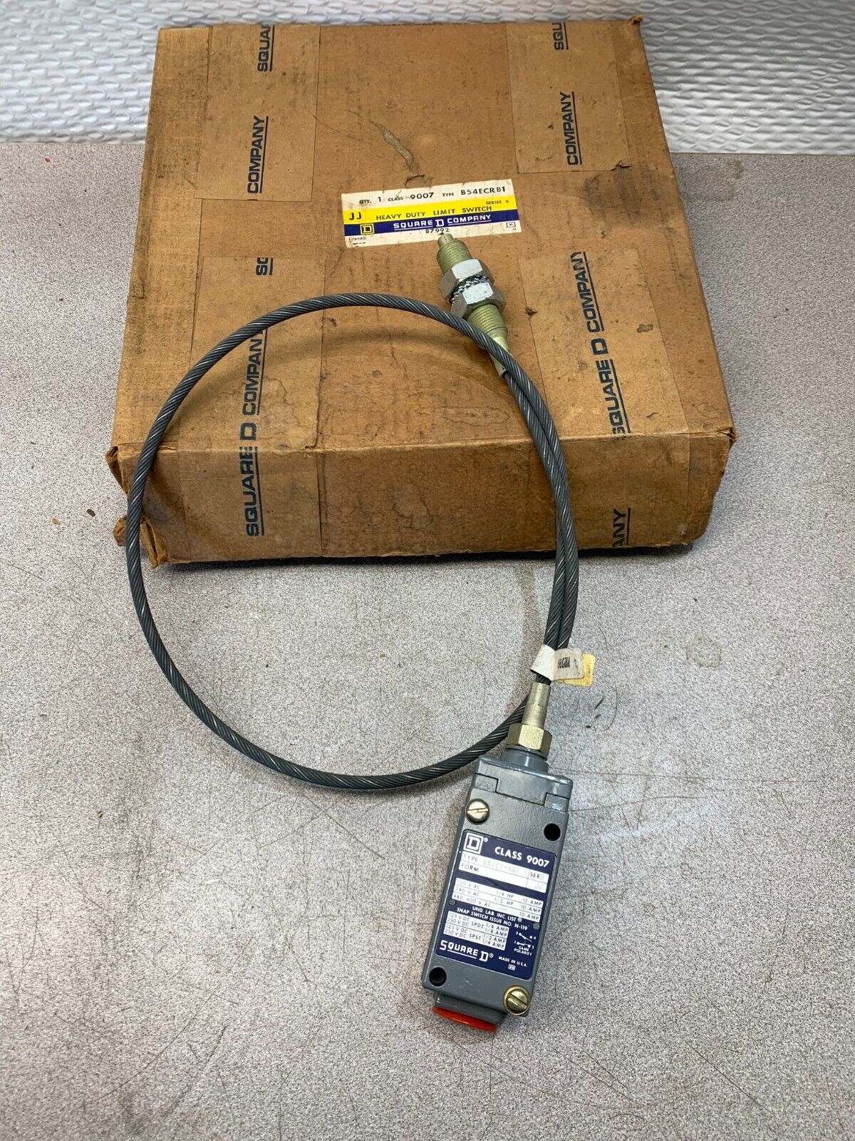 NEW IN BOX SQUARE D HEAVY DUTY LIMIT SWITCH 9007 B54ECRB1