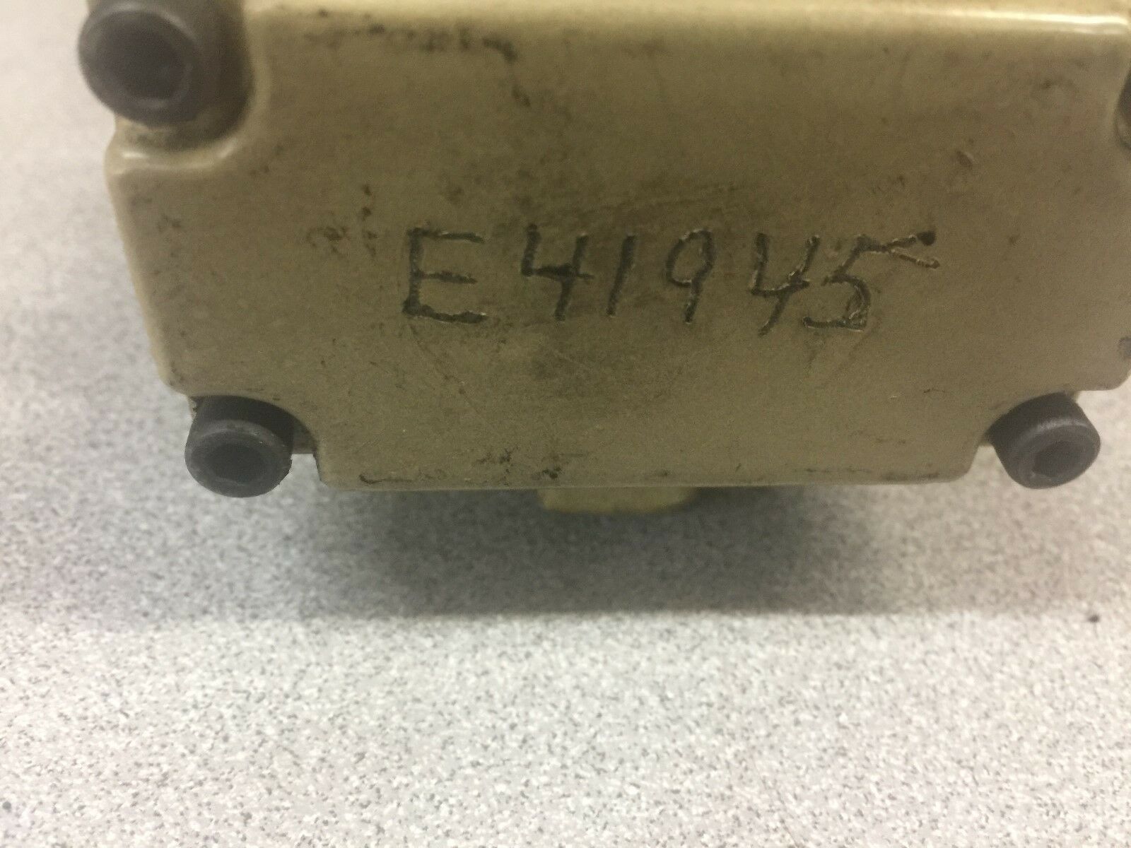 USED NORGREN PNUMATIC VALVE F1012C